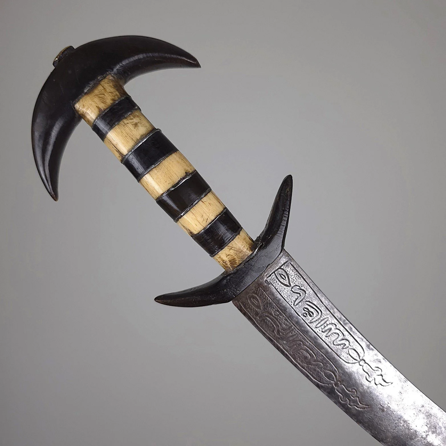 Dongola Dagger 488 6.jpg