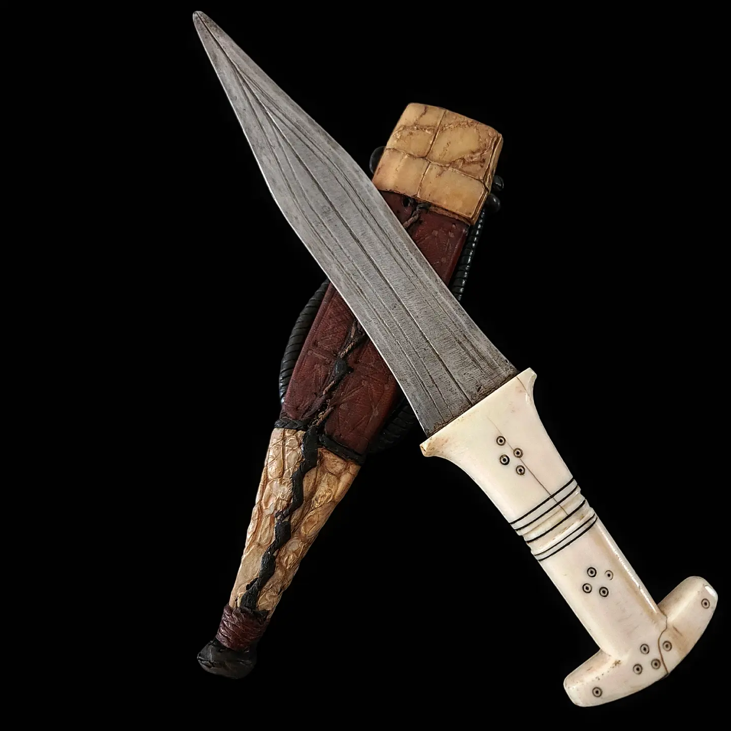 Fine Azande Arm Dagger