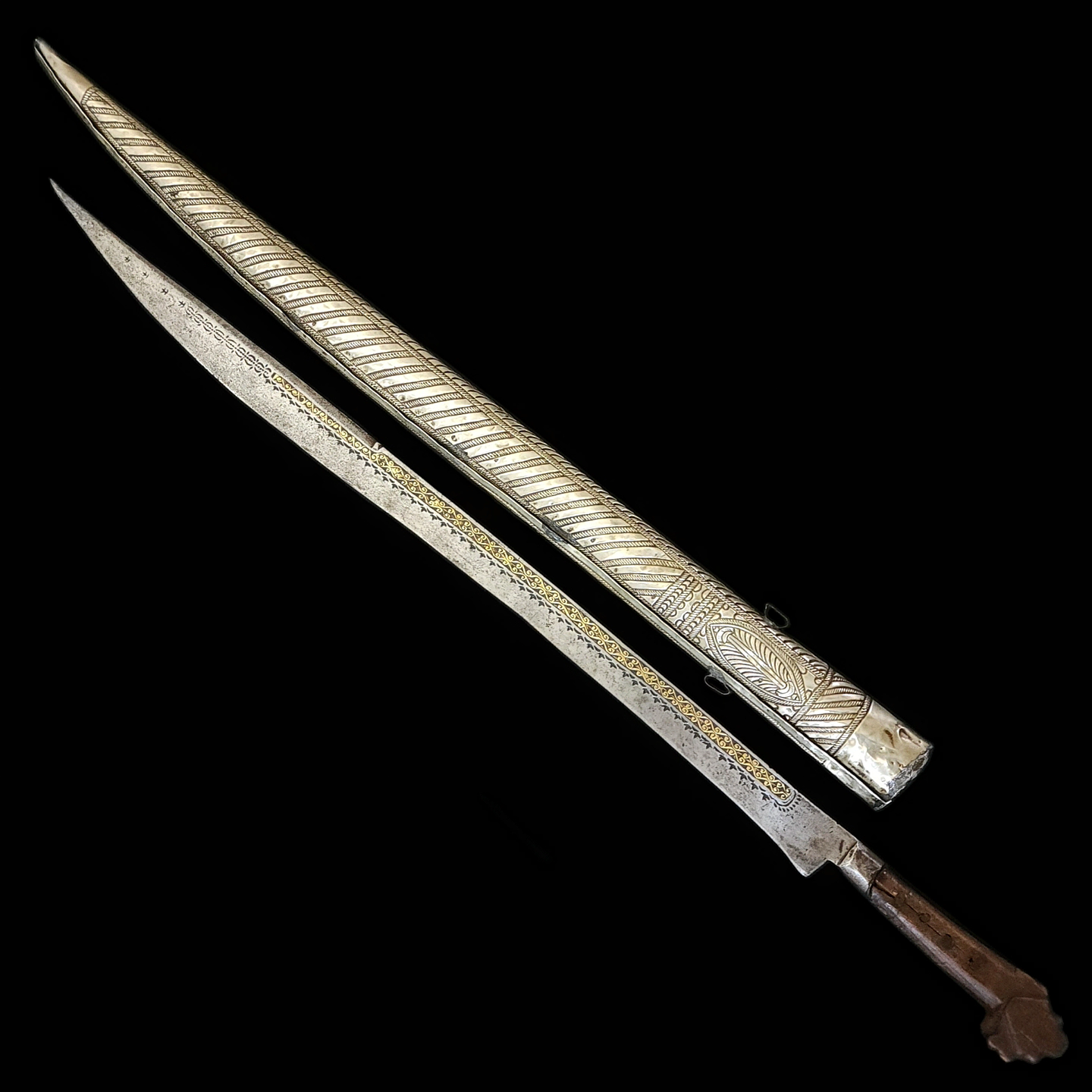 Flyssa Sword Silver Sheath 382 1.8.png