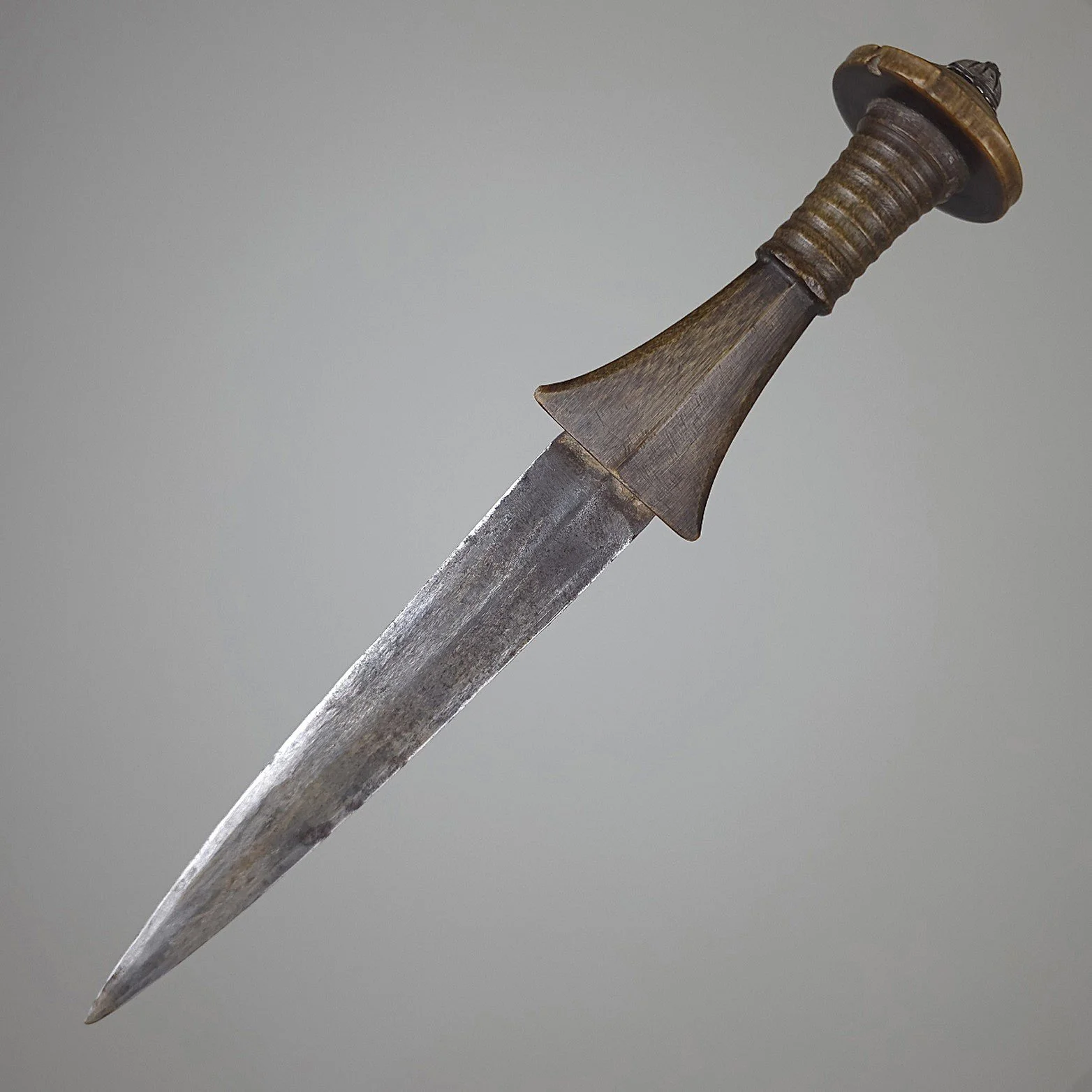 Arm Dagger 487 12.jpg