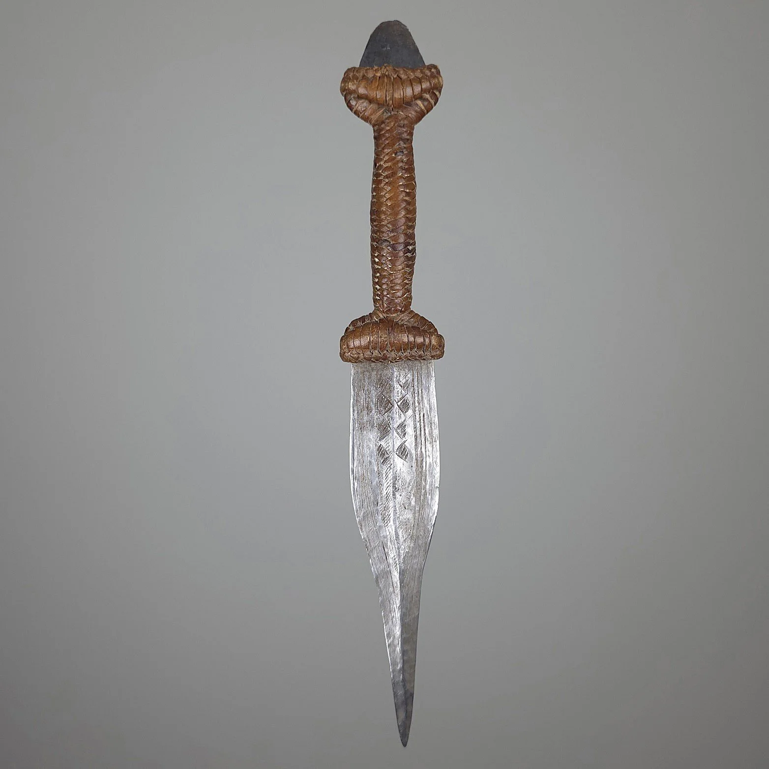 Toubou Arm Dagger