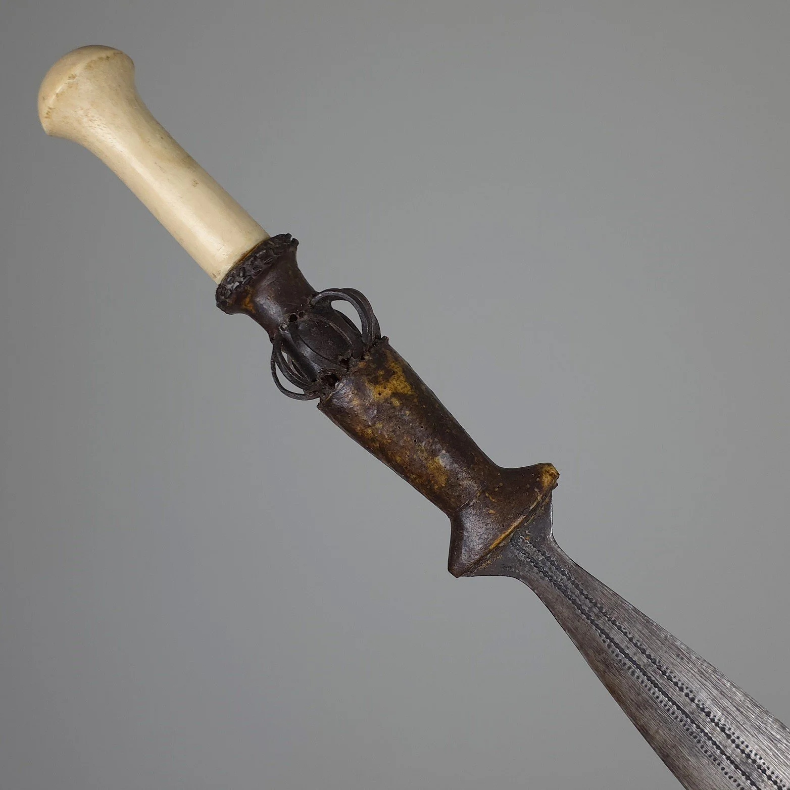 Yaka (Mbeeli Ya Phoko) Sword