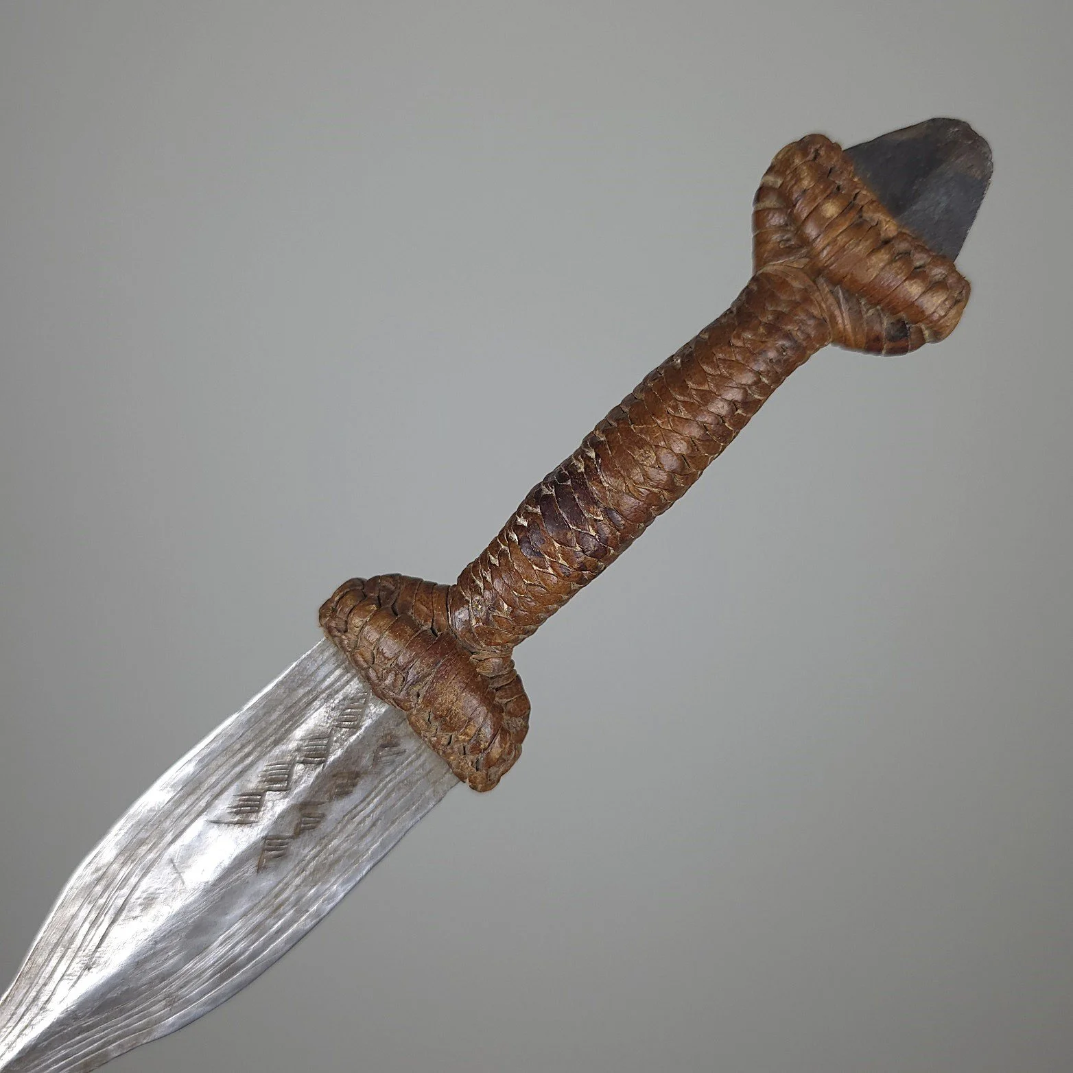 Toubou Arm Dagger