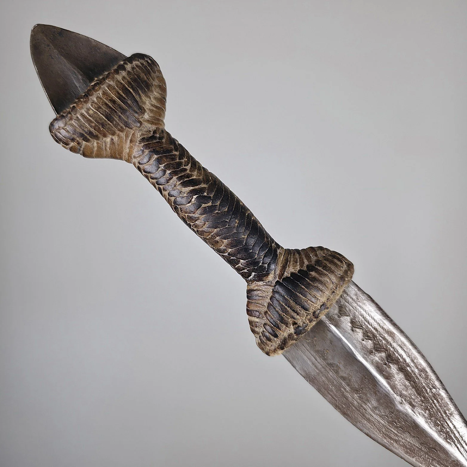 Toubou Arm Dagger