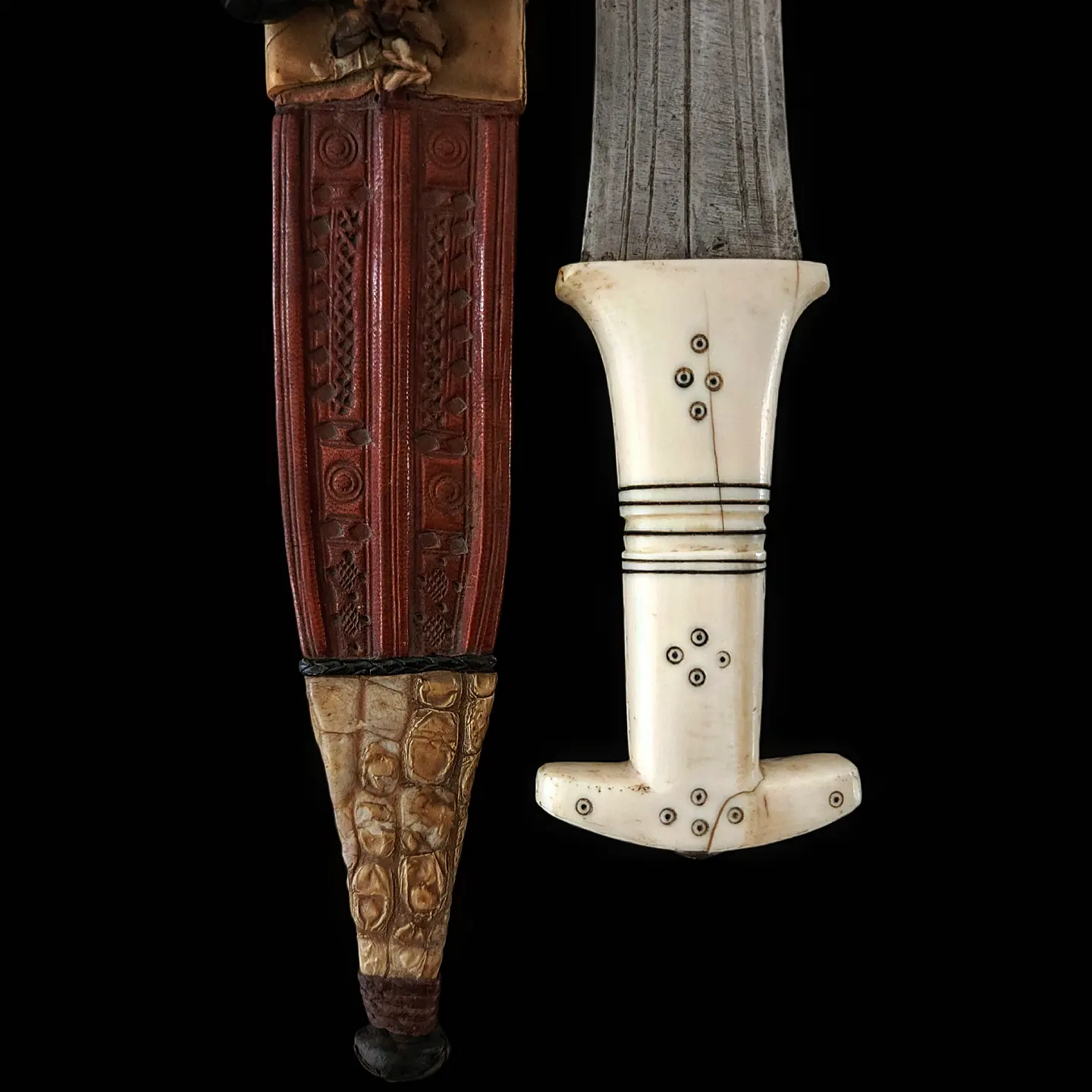 Fine Azande Arm Dagger