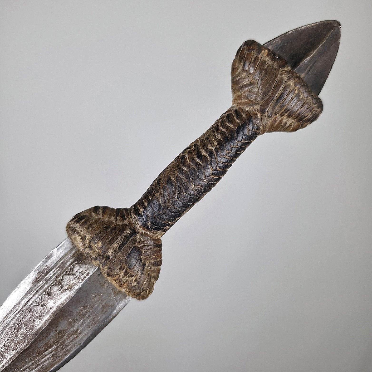 Toubou Arm Dagger