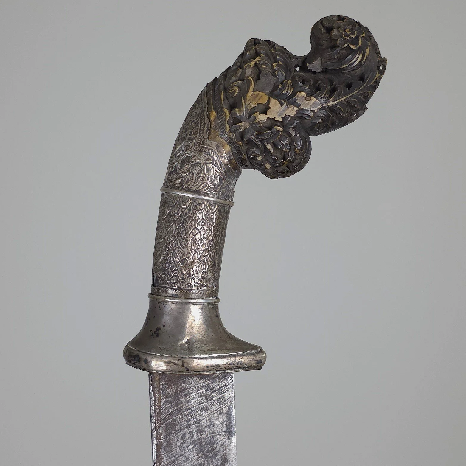 Pedang (Pedang Bengkok)