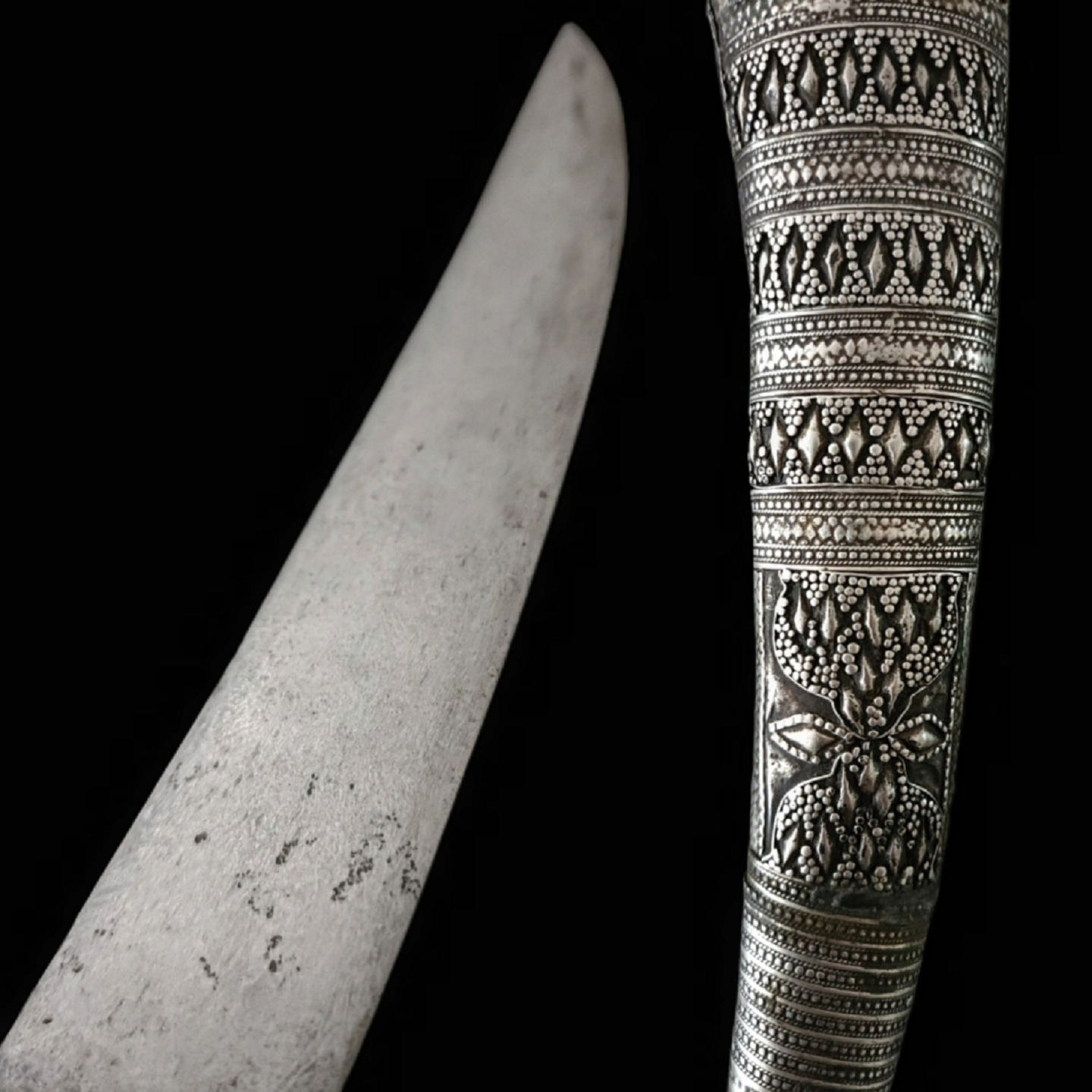A Fine Ottoman Kurdish Khanjar
