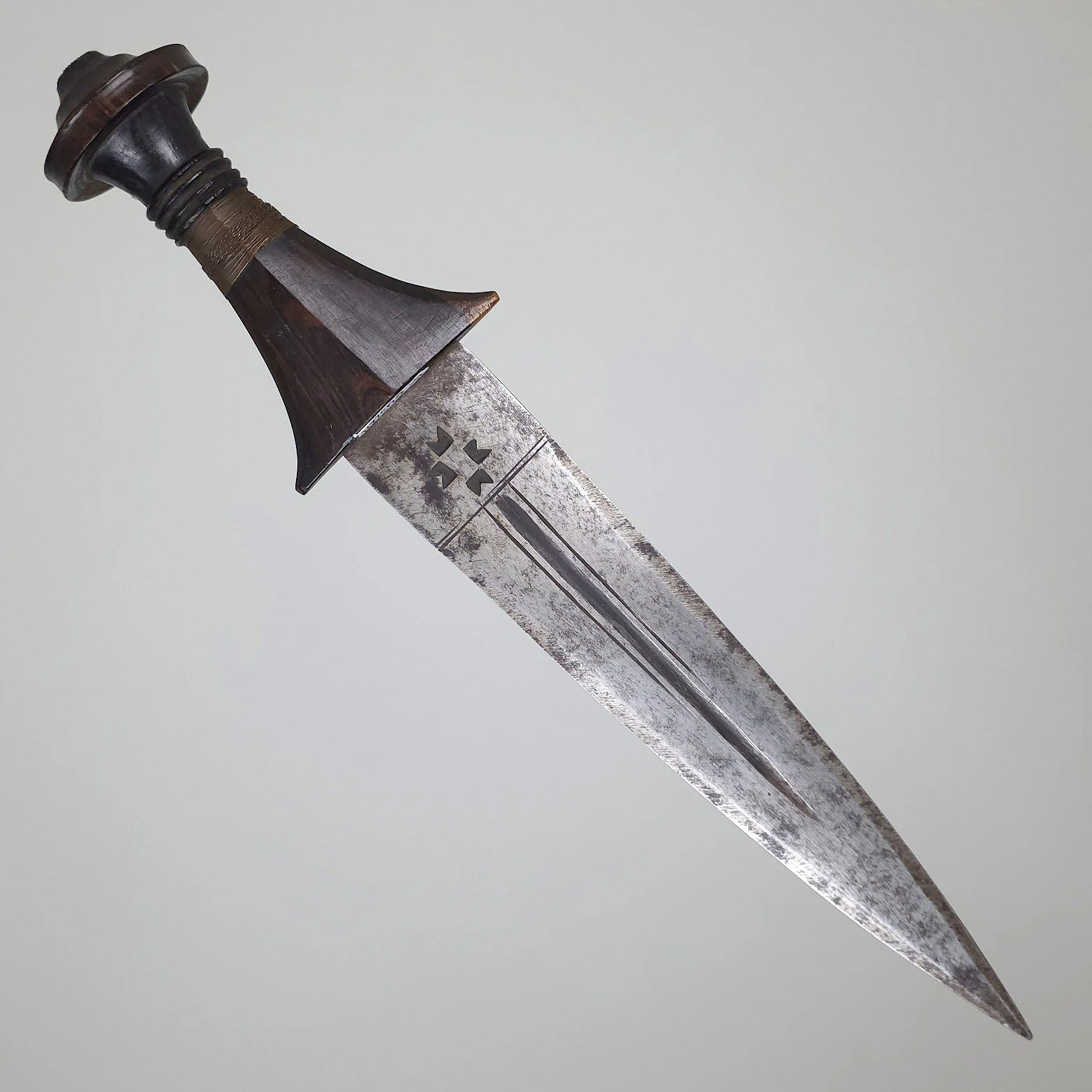 Chieftain Triple Dagger Set