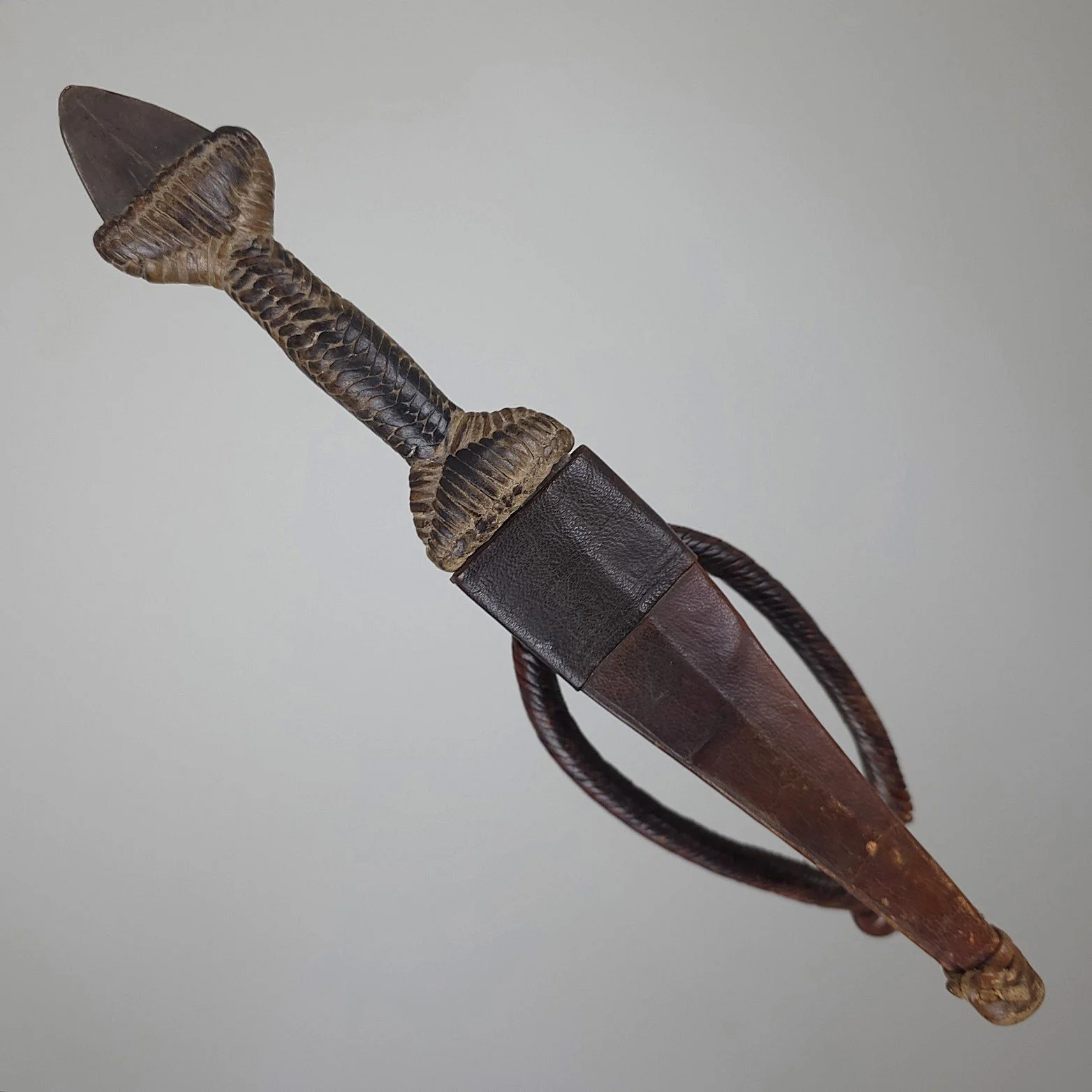 Toubou Arm Dagger