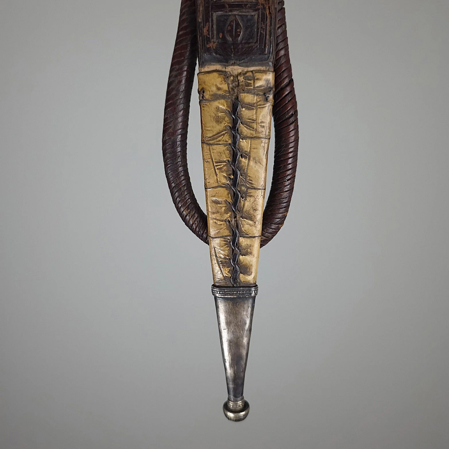 Arm Dagger 487 7.jpg