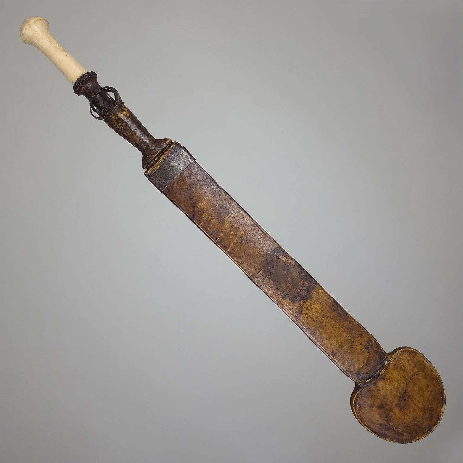 Yaka (Mbeeli Ya Phoko) Sword