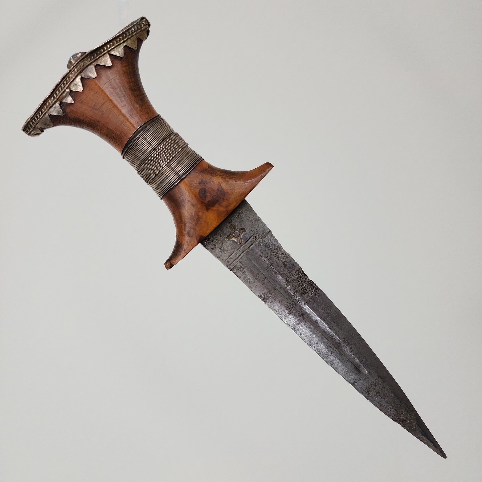 Arm Dagger