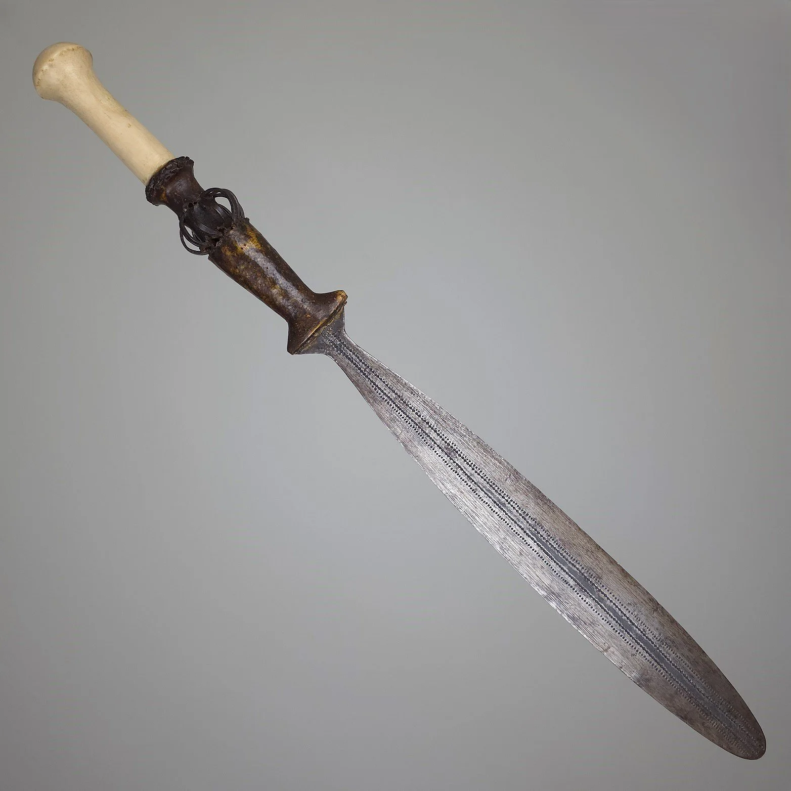 Yaka (Mbeeli Ya Phoko) Sword