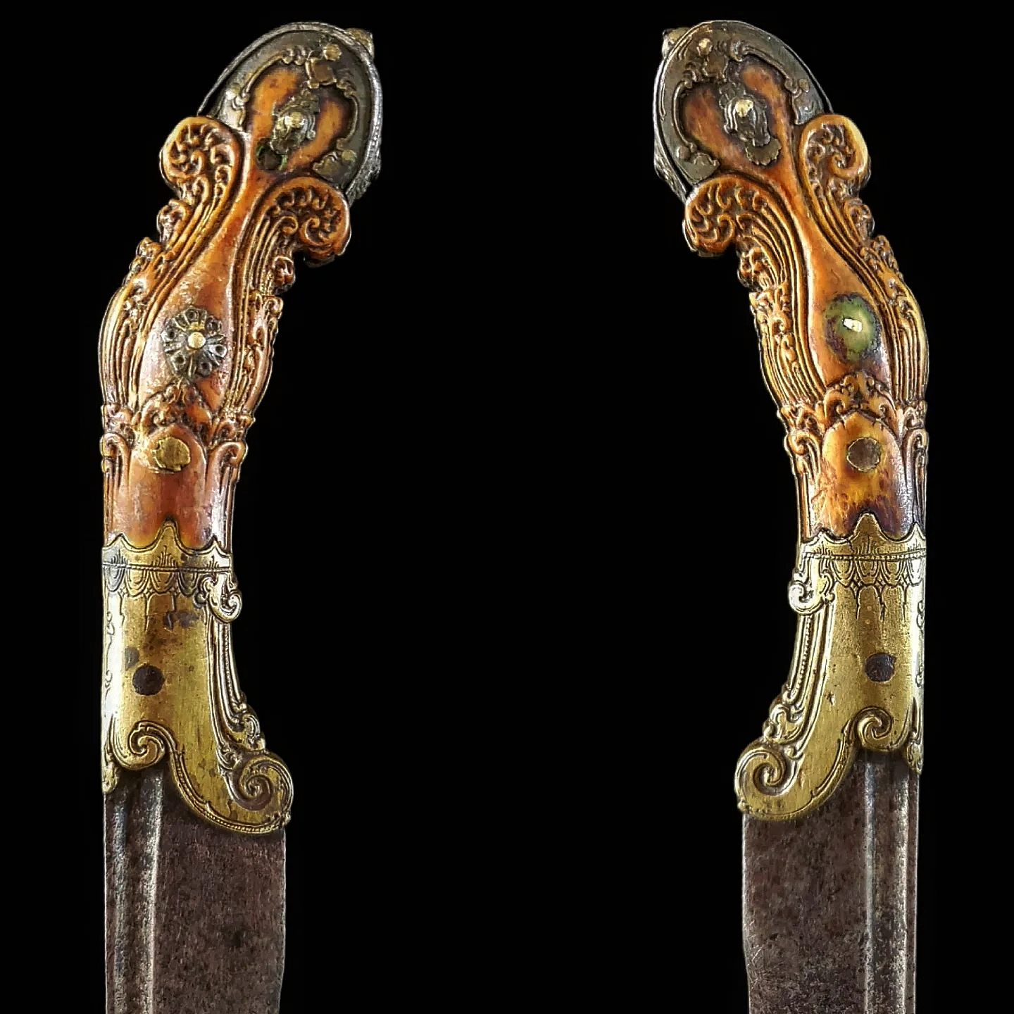 A Fine Sinhalese Kandyan Knife / Piha-Kaetta