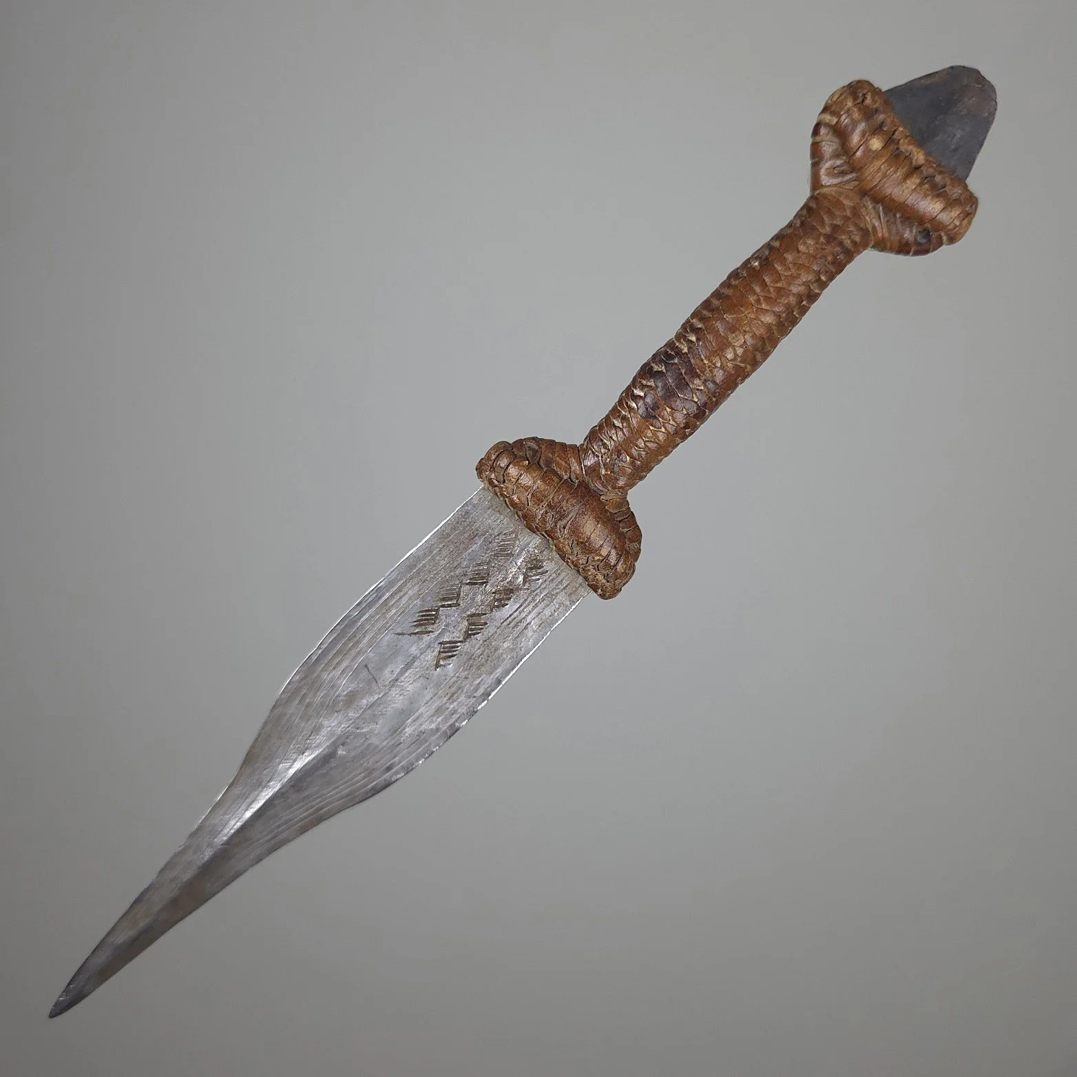 Toubou Arm Dagger