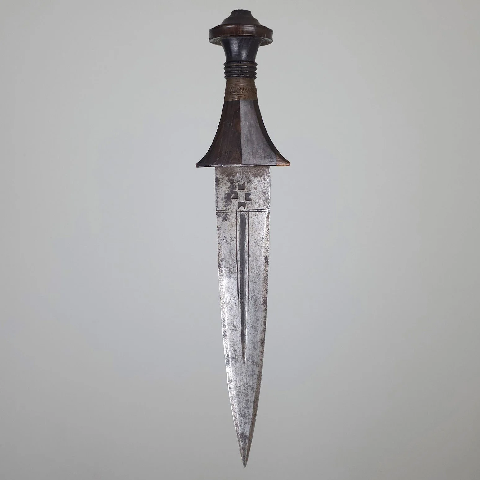 Chieftain Triple Dagger Set