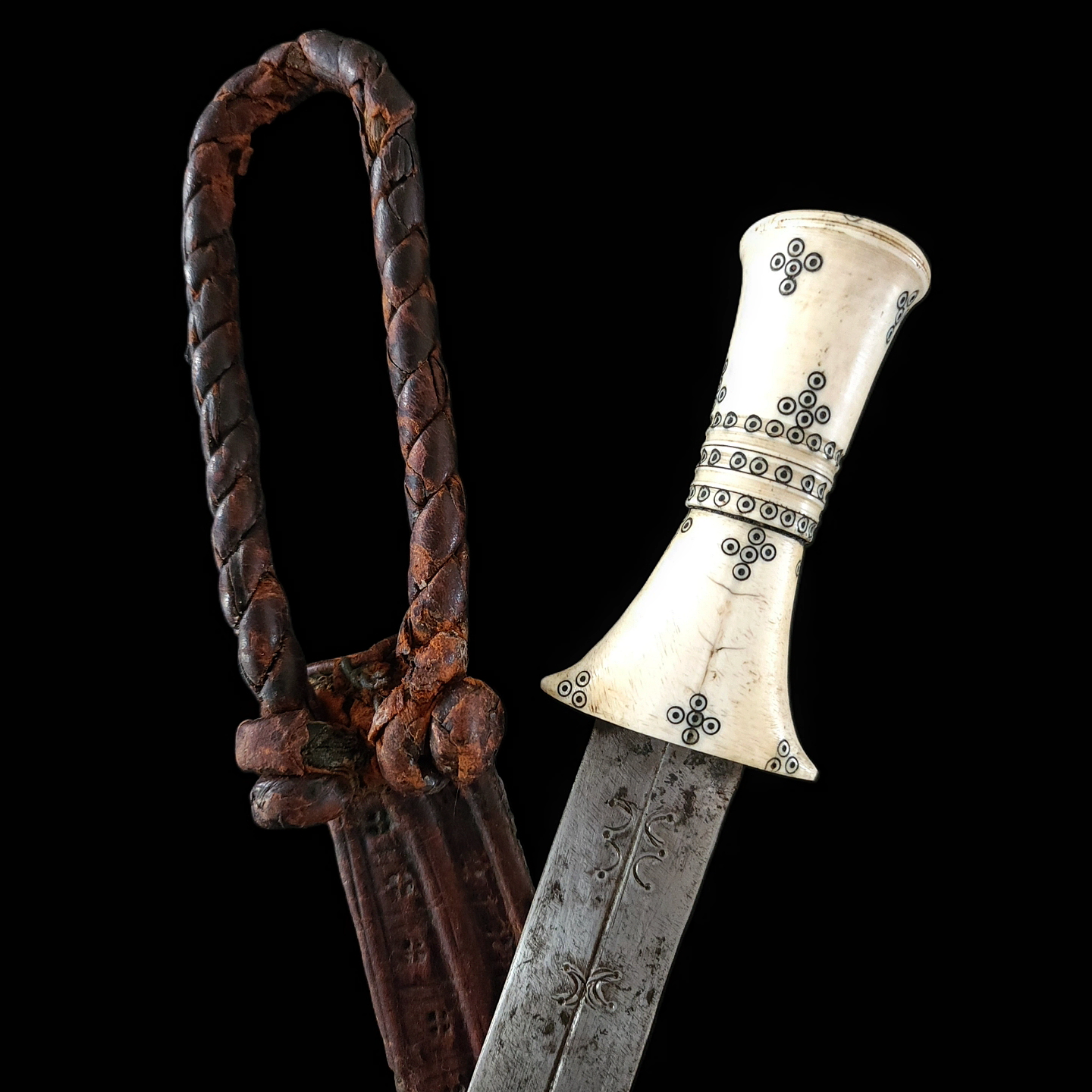Azande Arm Dagger 411 1.2.png
