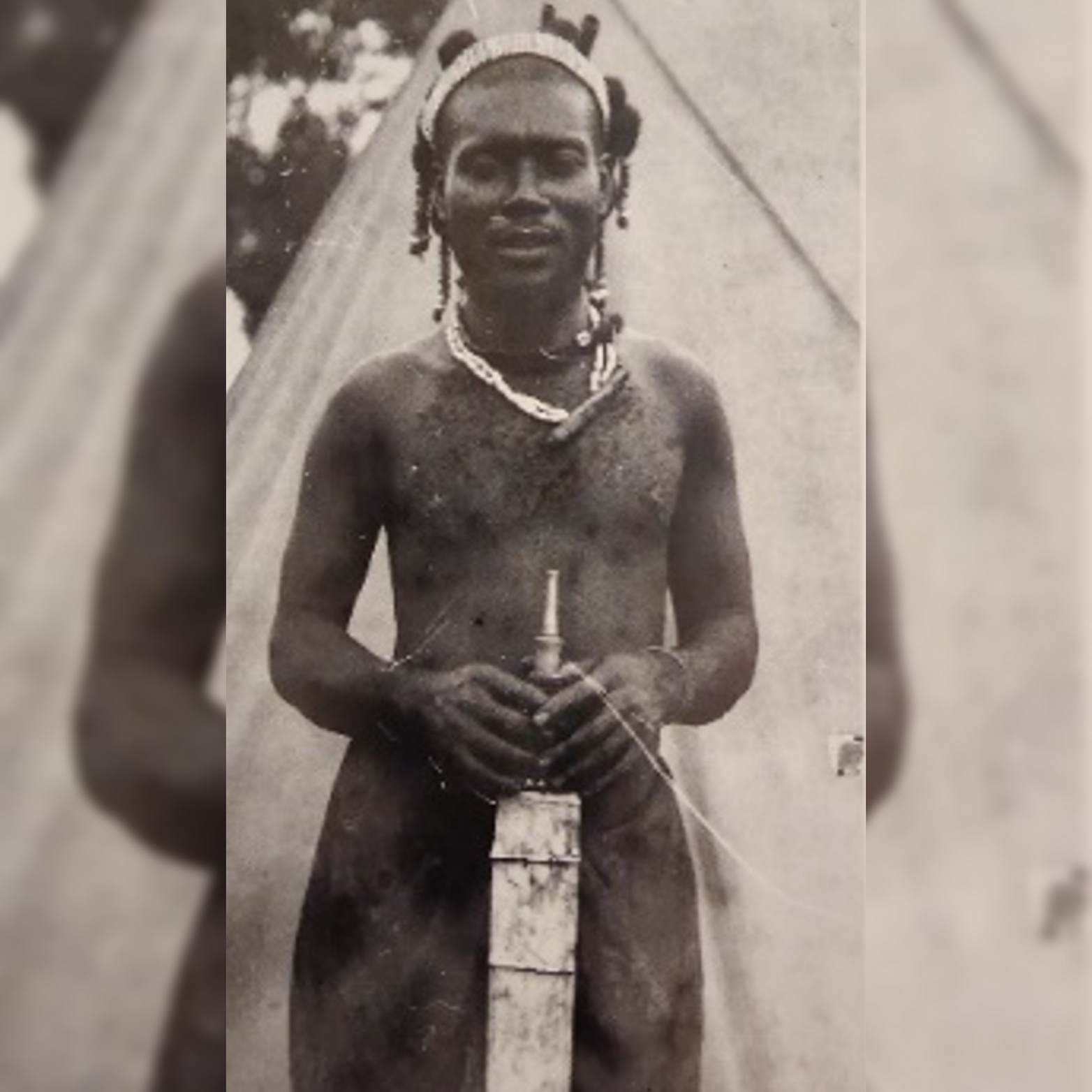 Yaka (Mbeeli Ya Phoko) Sword