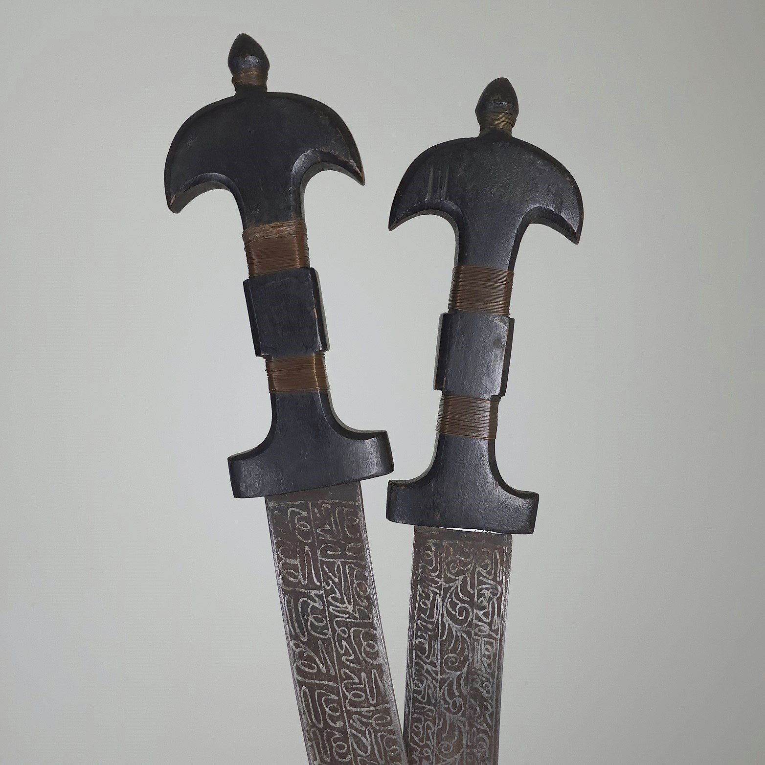 Chieftain Triple Dagger Set