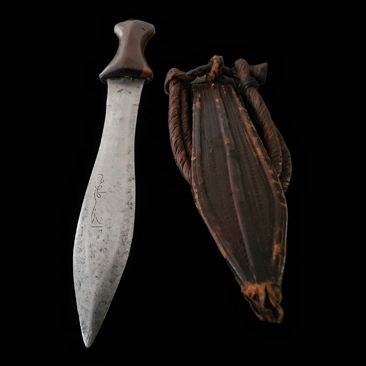 An Early Nubian Arm Dagger