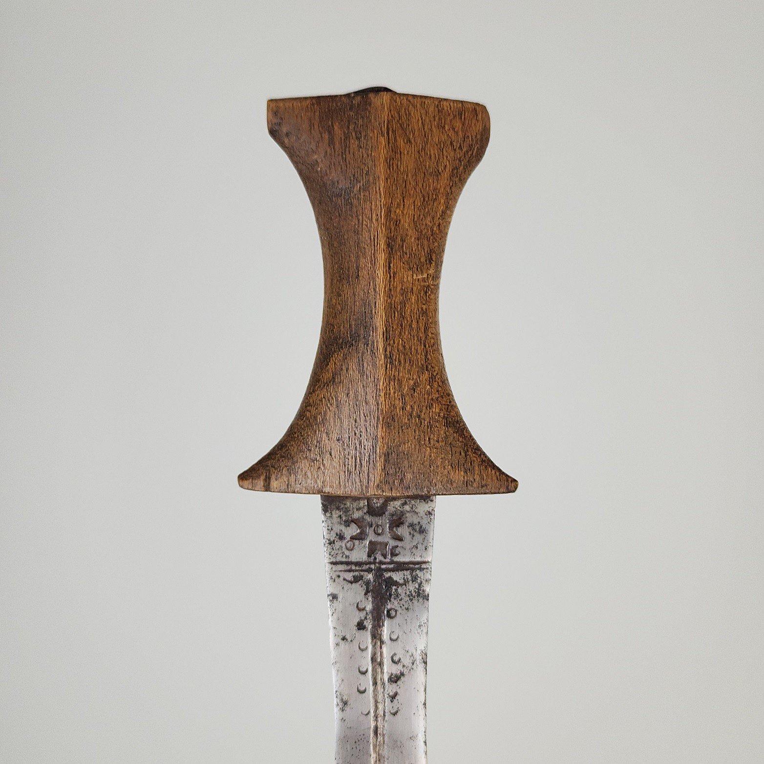 Arm Dagger 459 1.3.jpg