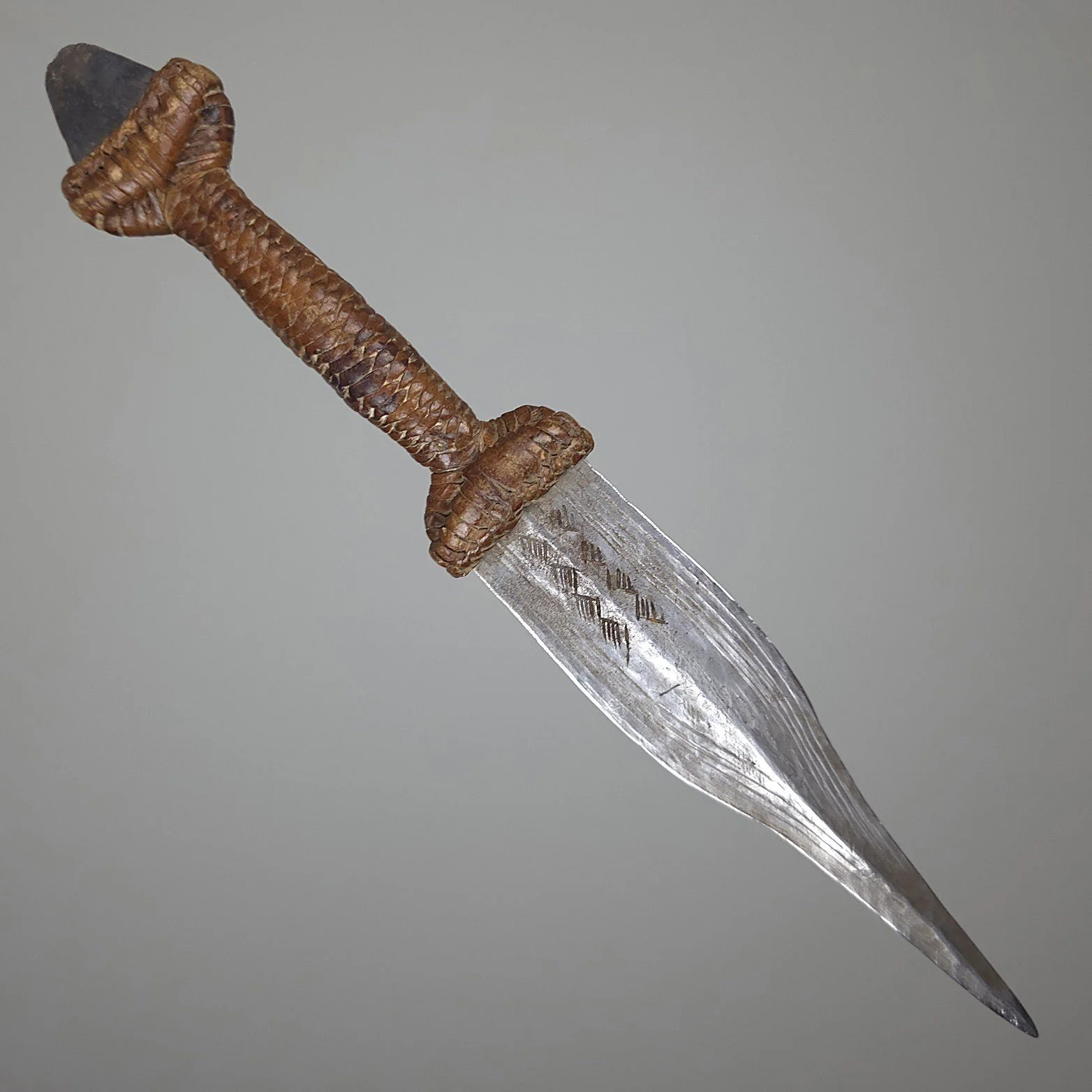 Toubou Arm Dagger