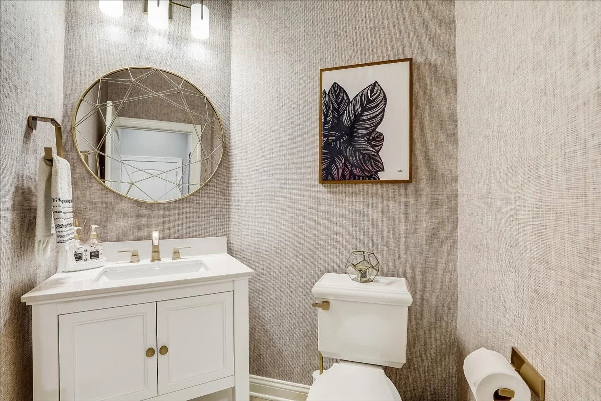 bathroom wallpaper.jpg