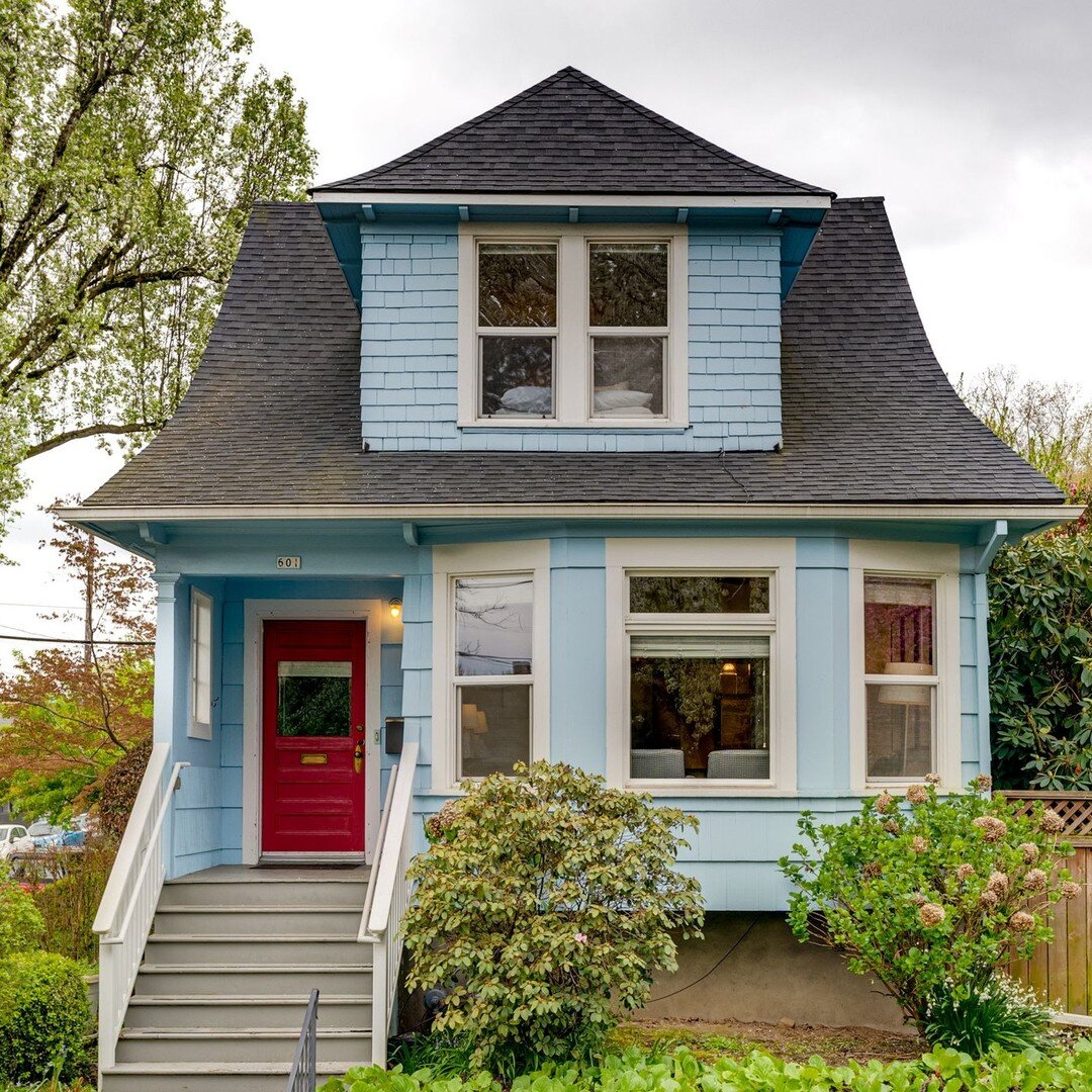Our New Listing!
601 NE Lawrence Ave., Portland, OR 97232
$540,000
2 bedroom | 1.5 bath | 1,572 sq.ft.