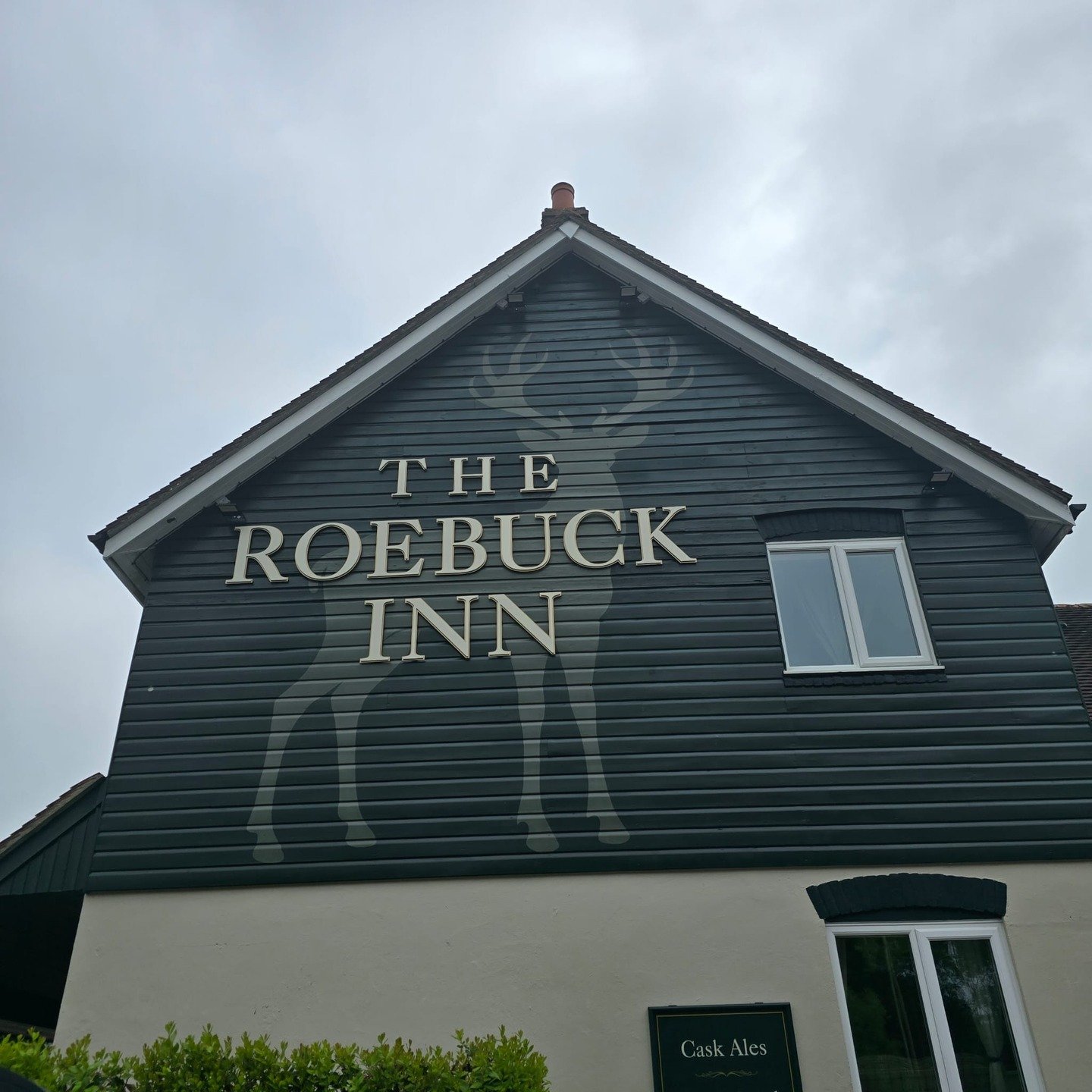 A recent project in Marchwood saw us giving this pub a much needed lick of paint! Swipe for the before ➡

🎨 Full external ex decs
🛠 Cladding repairs
💡New external&nbsp;lighting