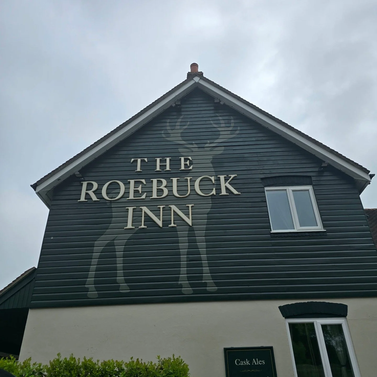 A recent project in Marchwood saw us giving this pub a much needed lick of paint! Swipe for the before ➡

🎨 Full external ex decs
🛠 Cladding repairs
💡New external&nbsp;lighting