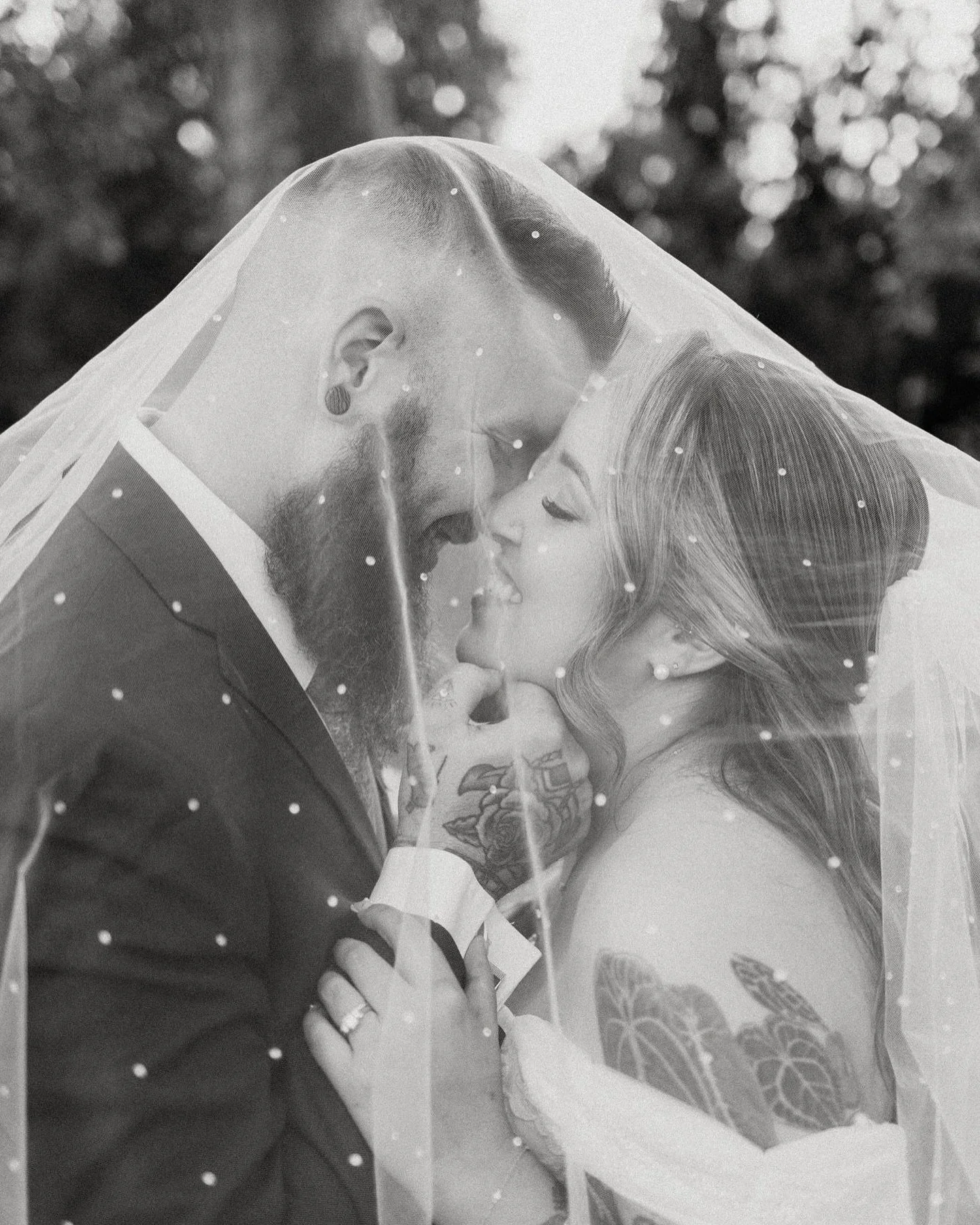 ✨ Nikki &amp; CJ&rsquo;s wedding at Terrain at Styer&rsquo;s was an absolute vibe and was everything we love about fall weddings&mdash;full of love, personality, and those cozy autumn vibes! From the dreamy moment under the veil to the whimsical pump