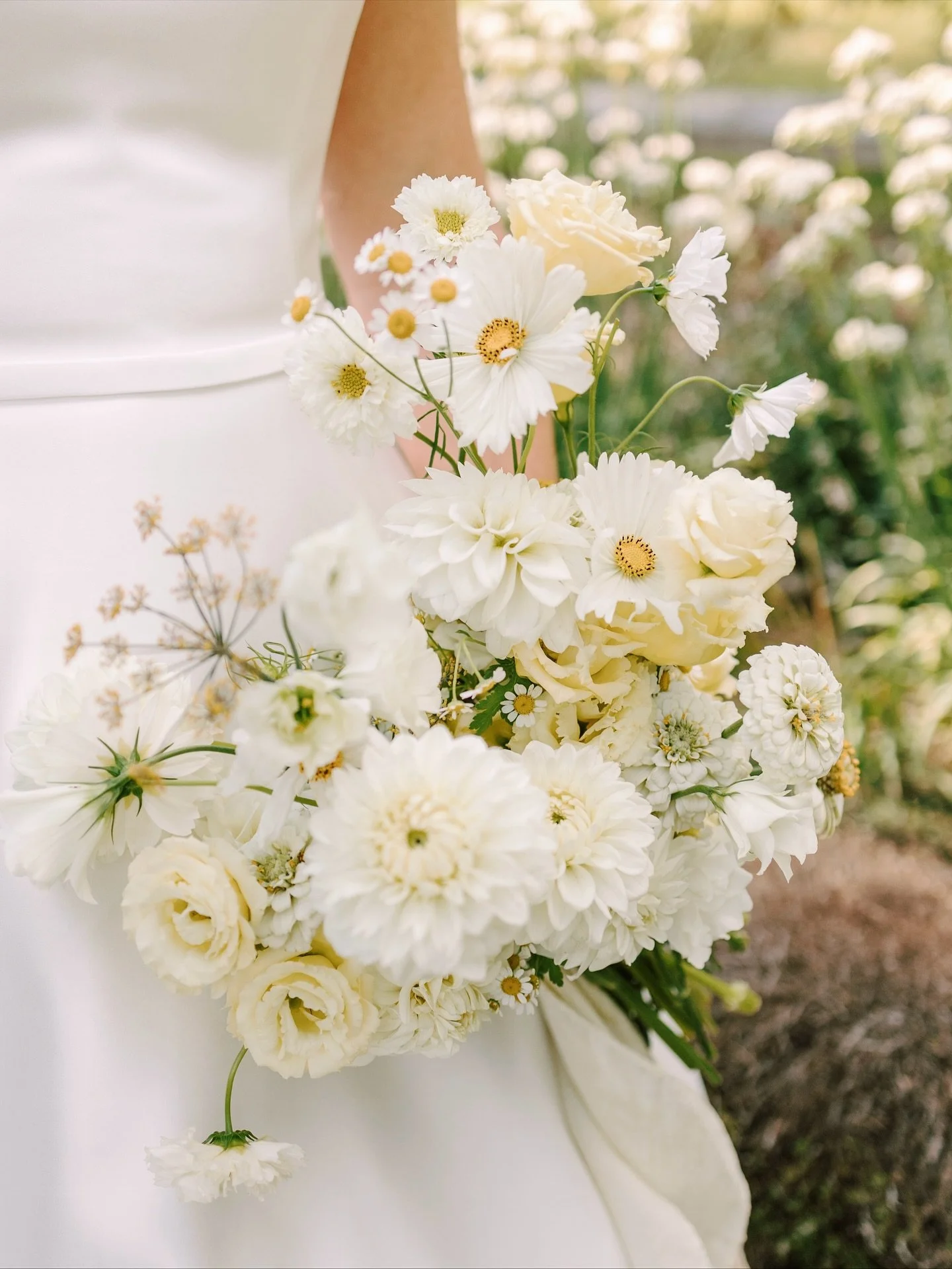 Golden love at Tyler Arboretum ✨ Jen + Mark&rsquo;s day was filled with soft greens, creamy whites, and golden yellow accents that felt like the perfect mix of natural and timeless. From the romantic piano bar vibes inside to the garden glow outside,