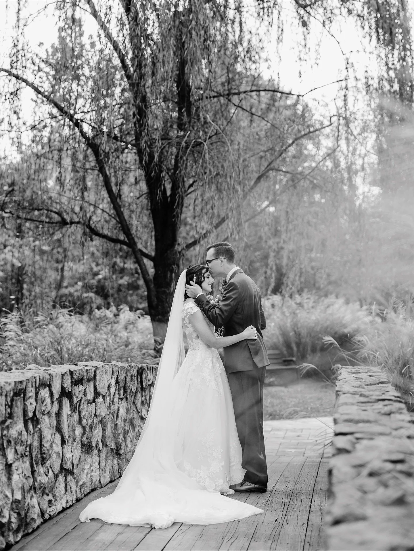 It&rsquo;s hard to put into words how proud I am of my team. Rachel and Megan captured Leah + Joao&rsquo;s wedding at The Manor House at Prophecy Creek so beautifully. Every photo feels timeless and full of life.

The whole day had this elegant, rela