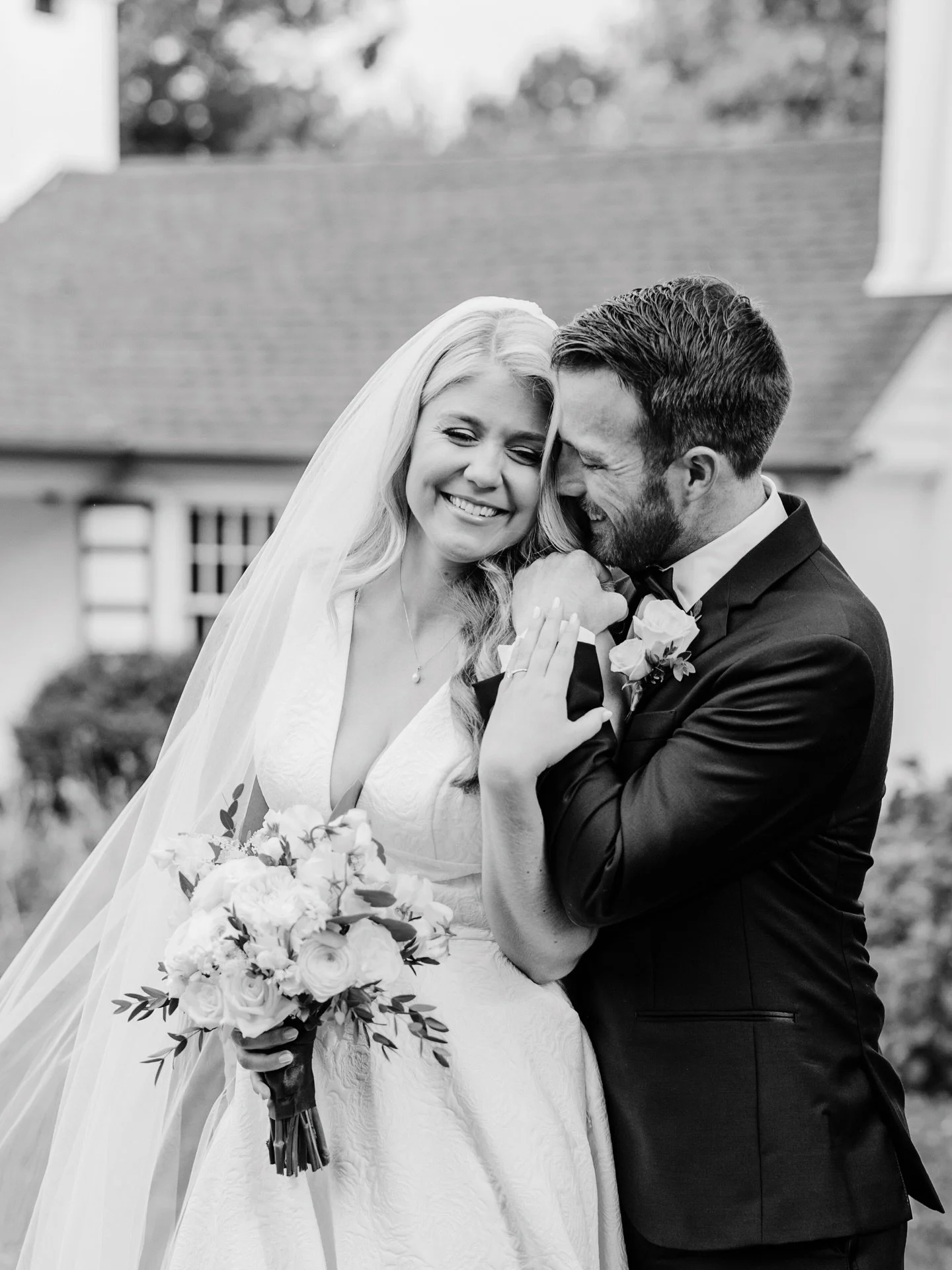 Soft light, quiet joy, and the kind of love that feels like home 🤍

Lauren + James were pure ease together. The way they lean in, the laughter, the calm that settles when you know you are exactly where you are meant to be. Black and white felt right