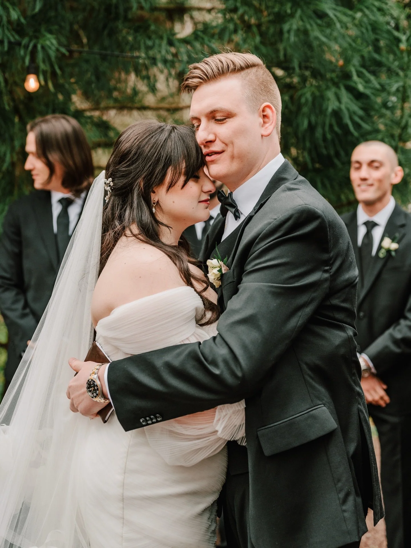 Happy 2 year anniversary to Bree + Justin! 🤍

Some couples just have that energy, the kind that feels warm, easy, and completely real, and you two are exactly that. From the start, it was never about anything over the top, it was about the moments t