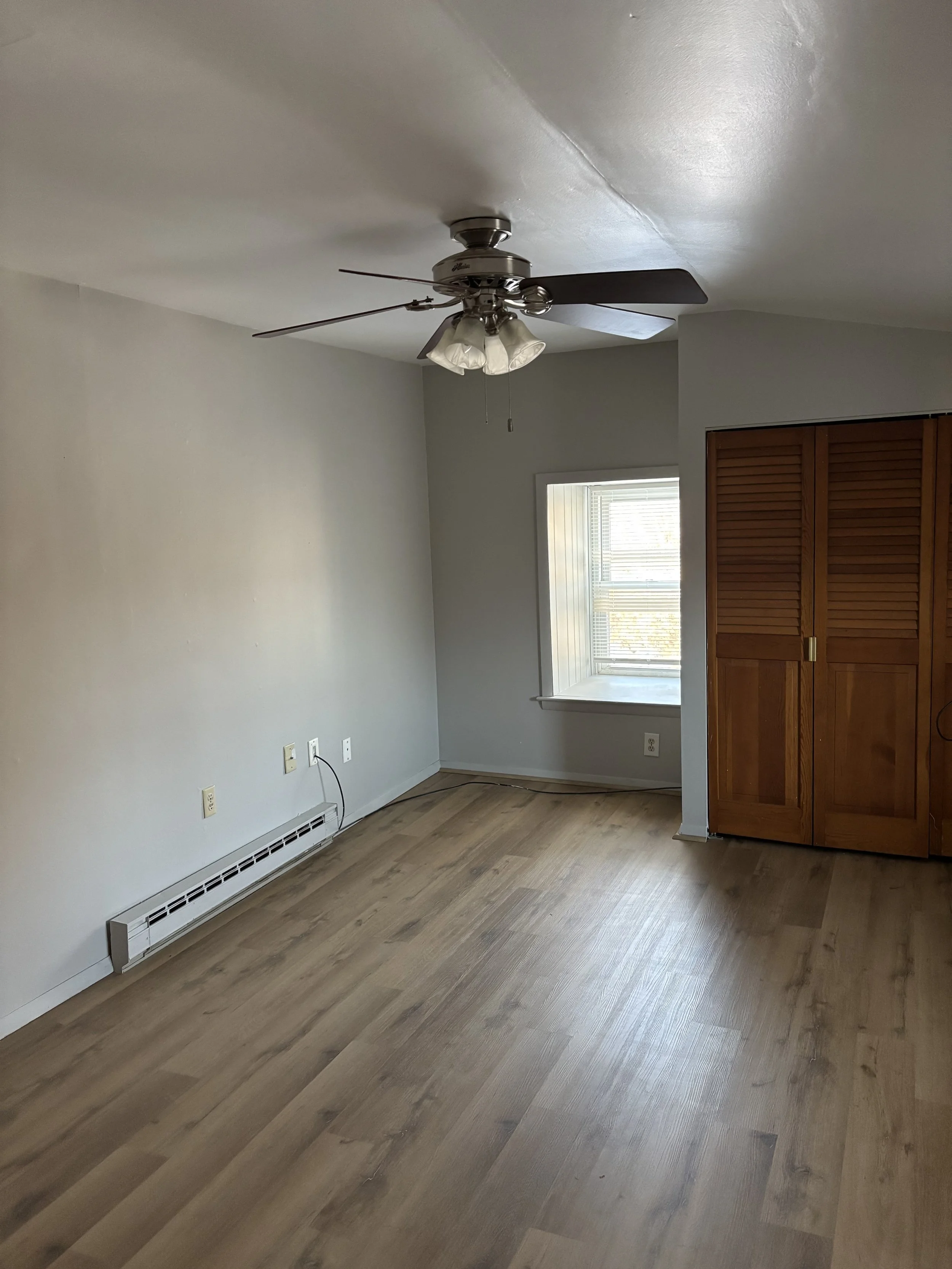 23 Railroad Avenue Apartment 6- Marietta - Great Find!  Available NOW!