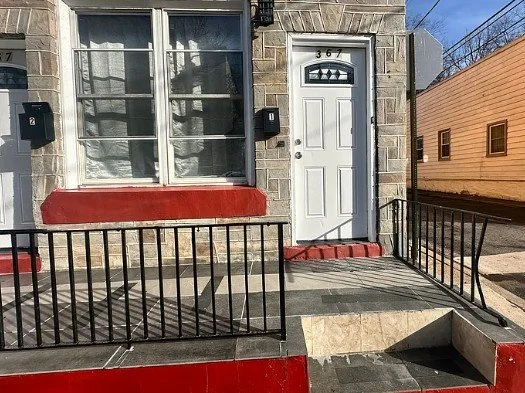 367 S Queen Street.jpg