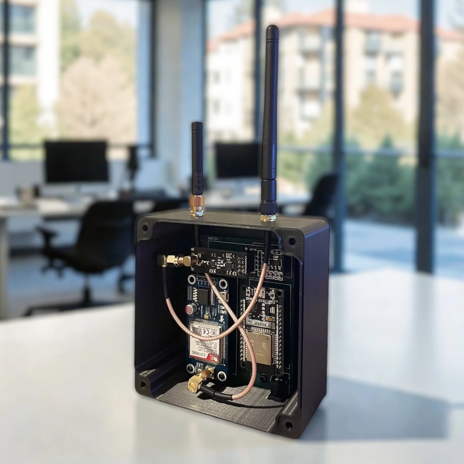 IoT Cellular/LoRa Gateway