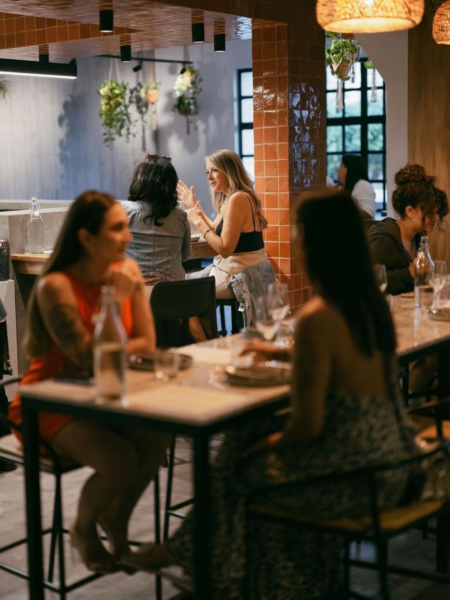 La vibra de esta noche va a ser 🪄

*********************************

Tonight&rsquo;s vibe is going to be 🪄