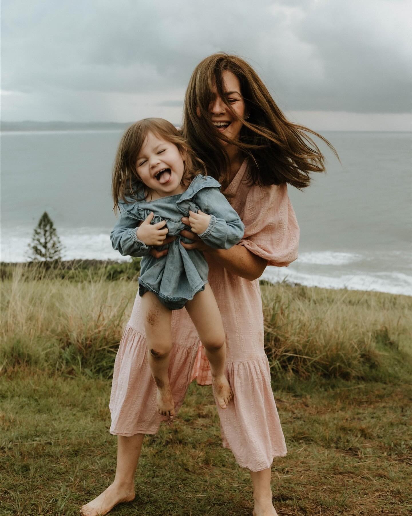 As much as we all wish for the sunshine glow for our photo sessions, we don&rsquo;t always need it to get beautiful images. What we had in mind for this session was a sunrise at the beach, and look how quickly it changed, for the better! 

Pearl had 