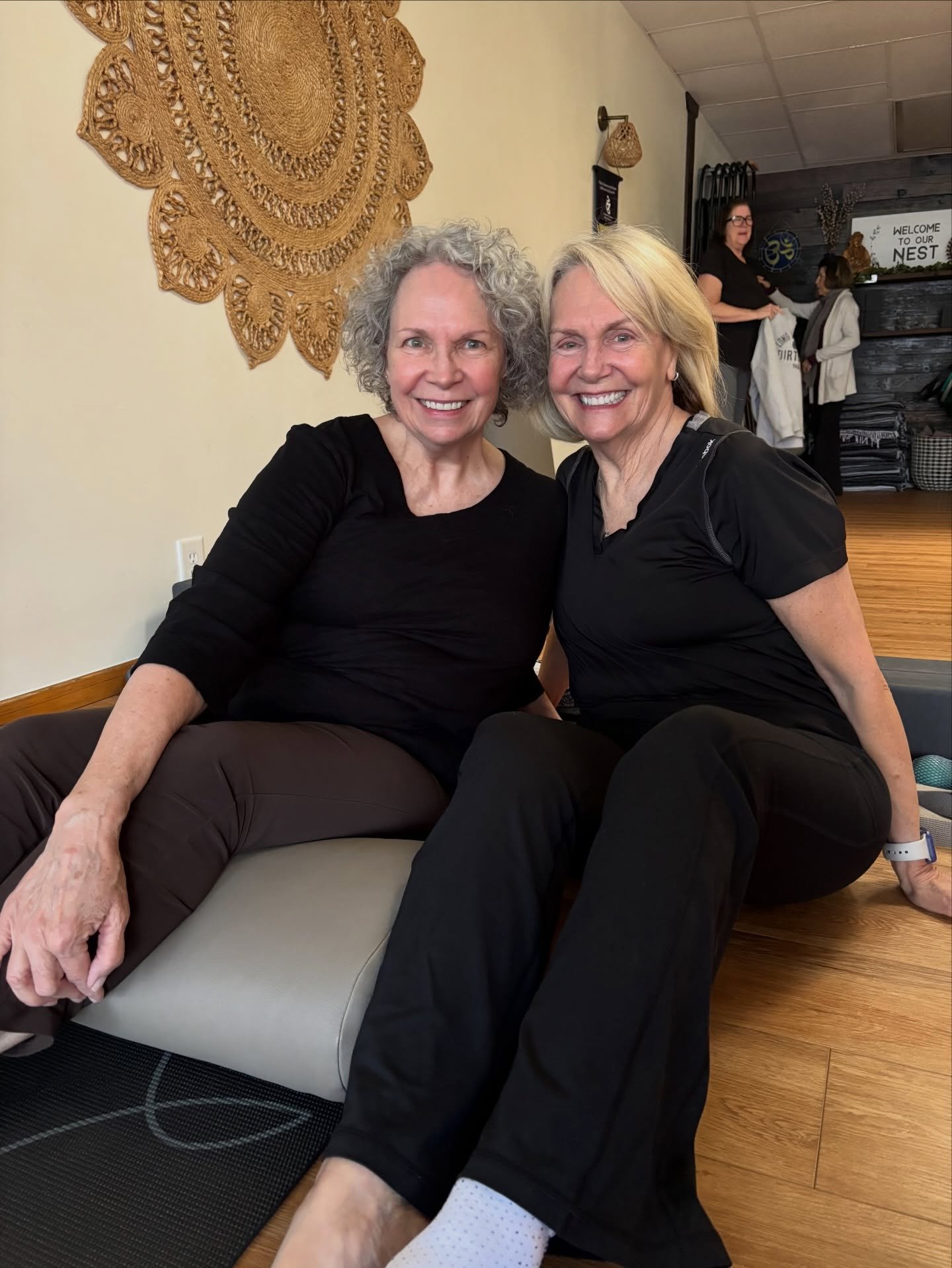 The two cutest sisters in all the land! Love our community 💗

#YogaYogaSCV