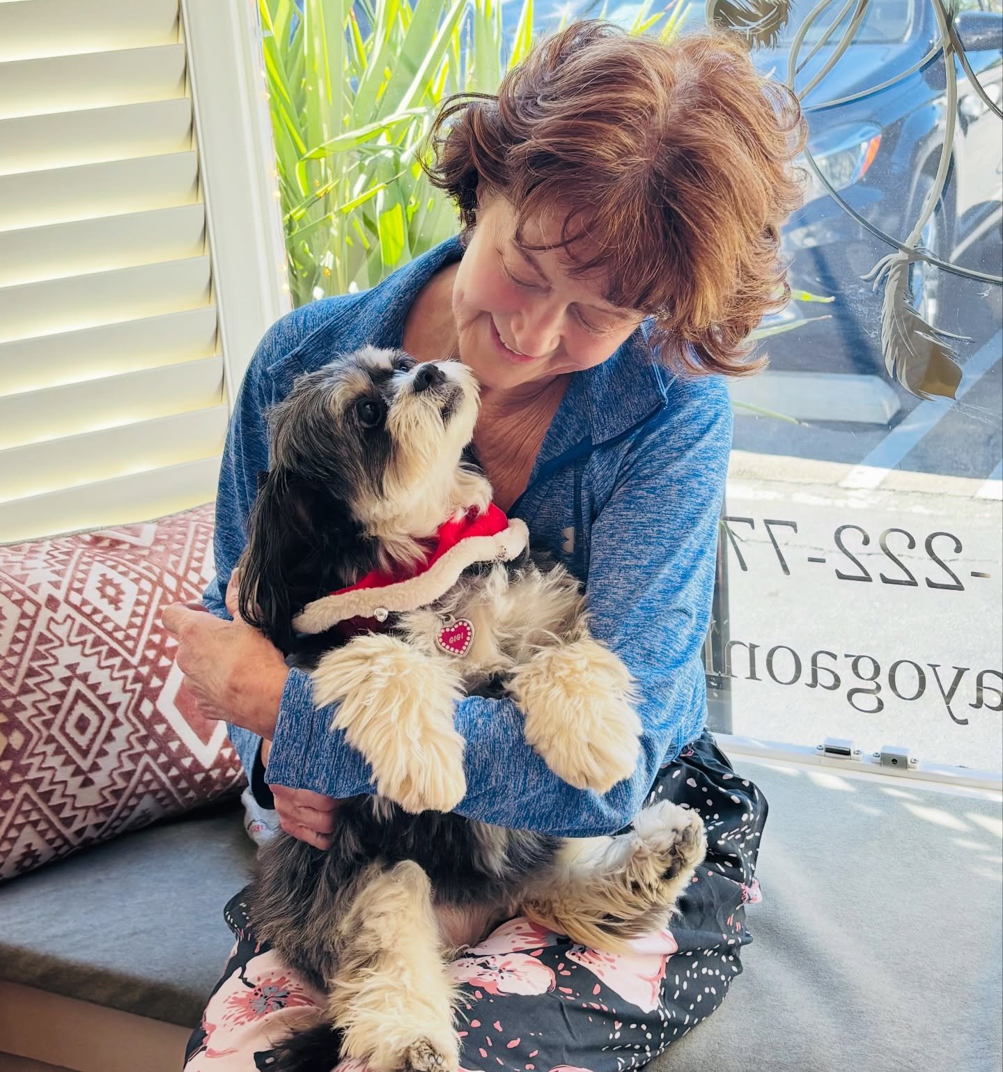 Gigi is all love. Just like our sweet Marla, who has walked with me for 20 years&hellip;and has come so far with such strength, resilience, and quiet grace. My heart is full of gratitude. 

Healing shows up in many ways, and Gigi is one of those gent