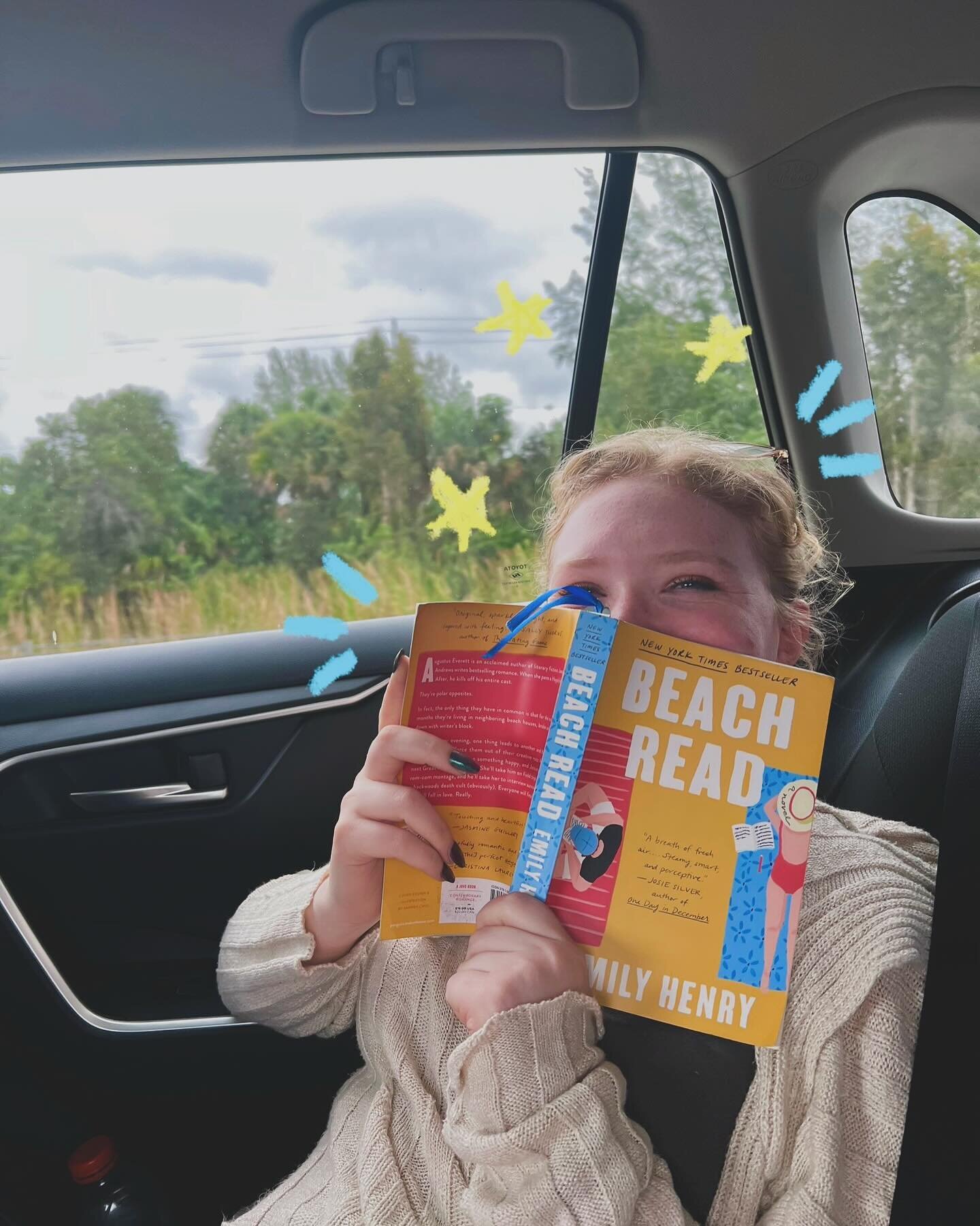 found these pictures from my vacation I took to Florida this past January!! ☀️

Reading Emily Henry on the vacation is such a vibe 🌊 and Beach Read is such a great read!!

❔What are you currently reading?

#beachread #bookstagram #booksbooksbooks #b