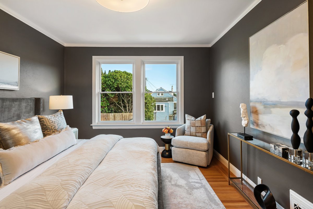 Bedroom first - 3.jpg