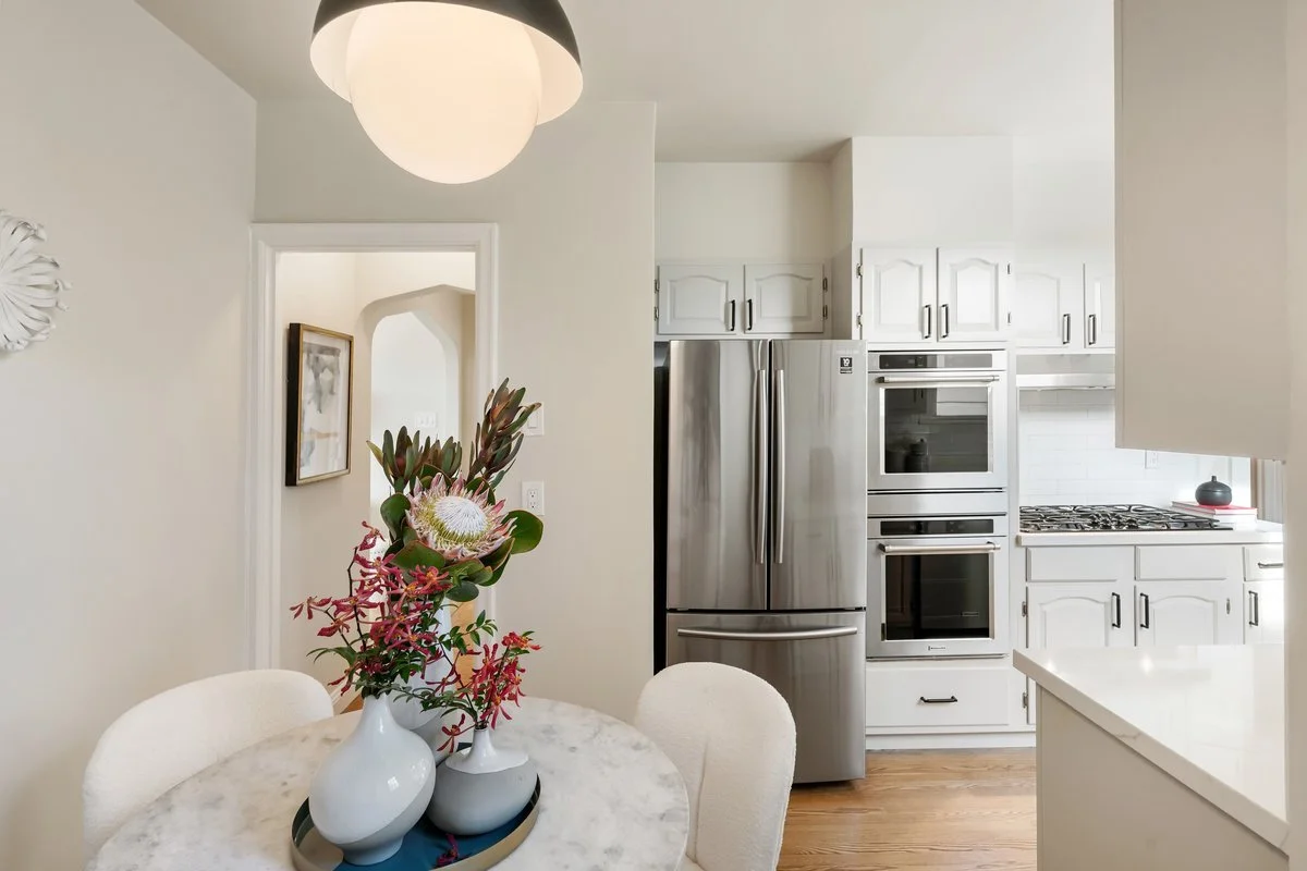 Breakfast to kitchen and arched doorway.jpg