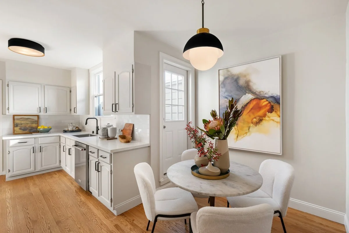 Breakfast room to kitchen.jpg
