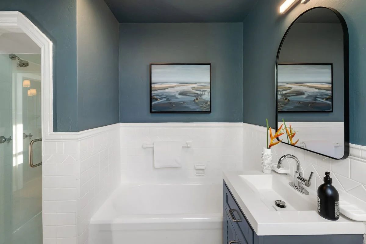 Bathroom 2.jpg