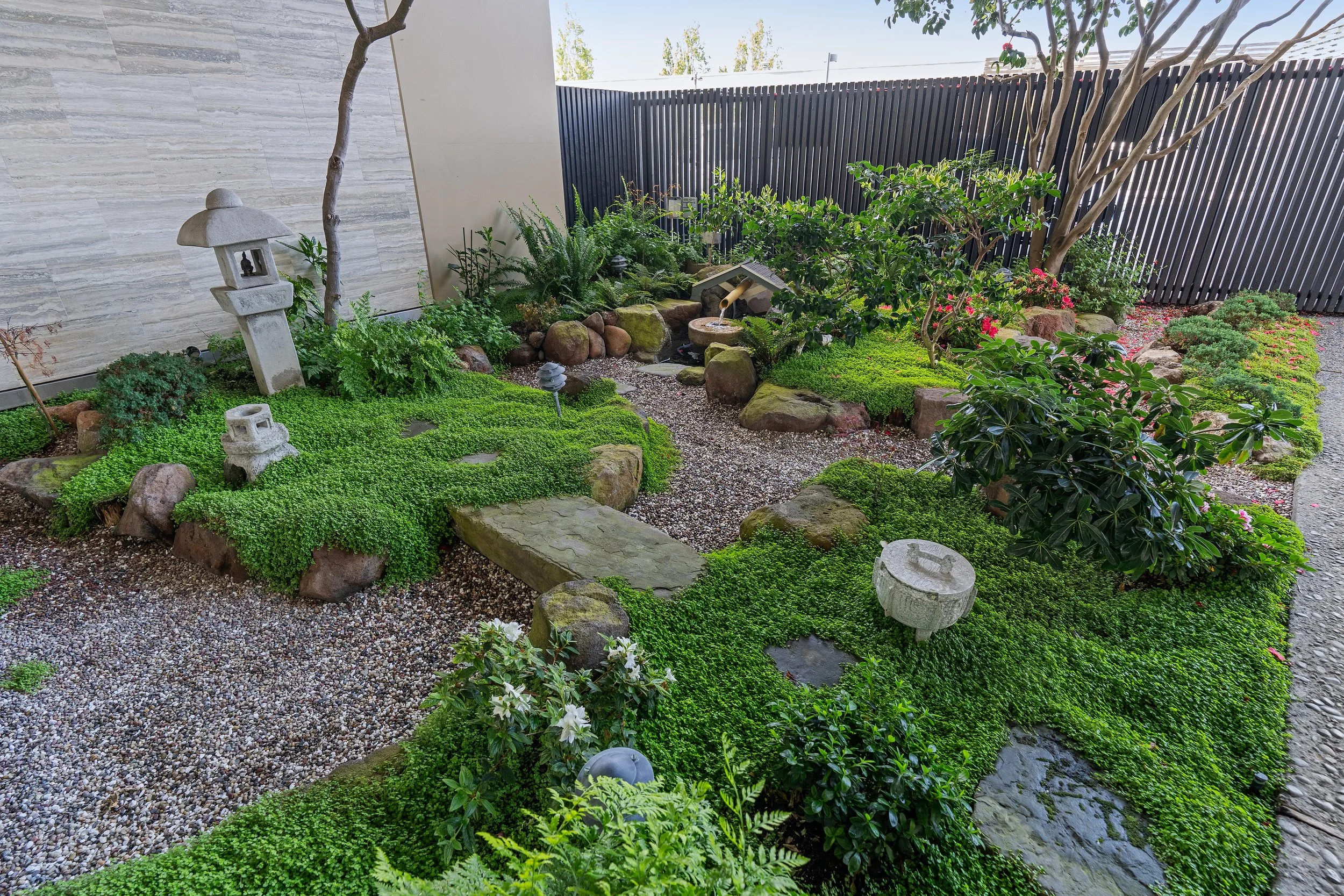 garden landscaping.jpg