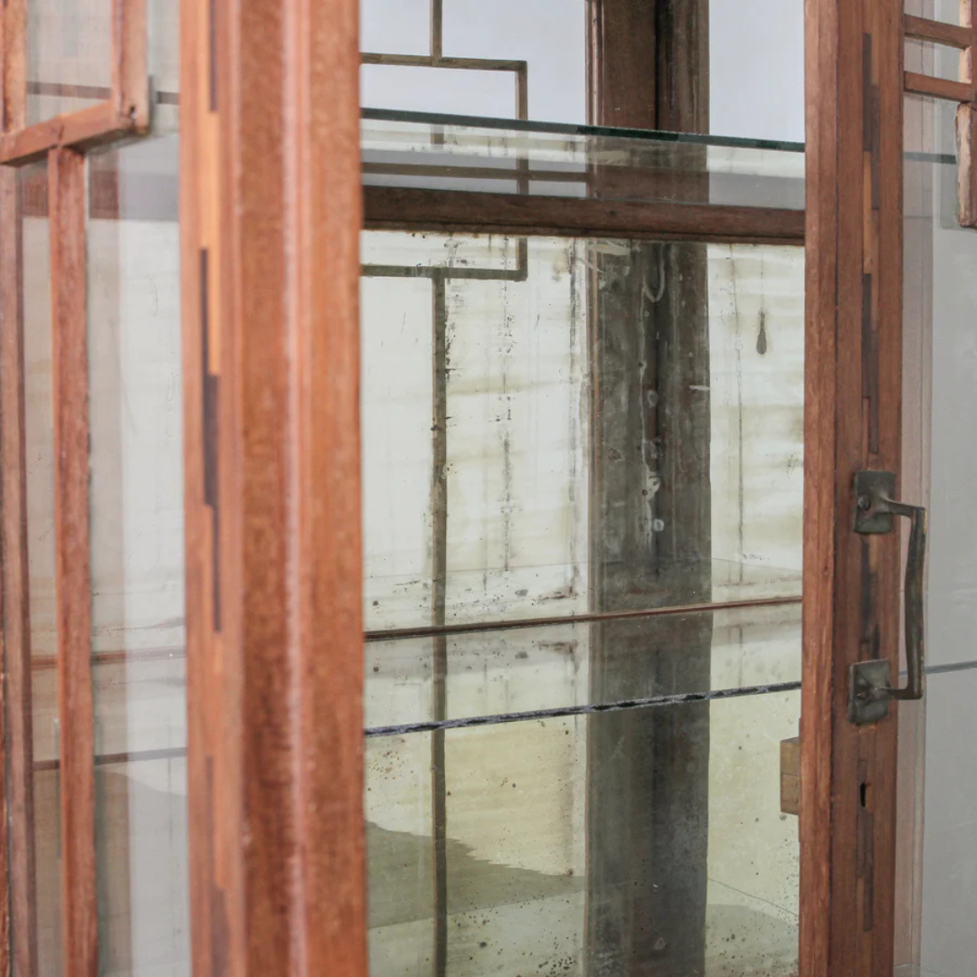 Glass Almirah Art Deco (2).png
